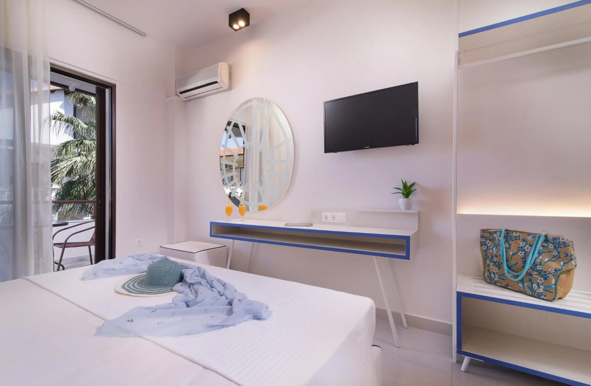 Bedroom, Bed in Sun Rise Hotel