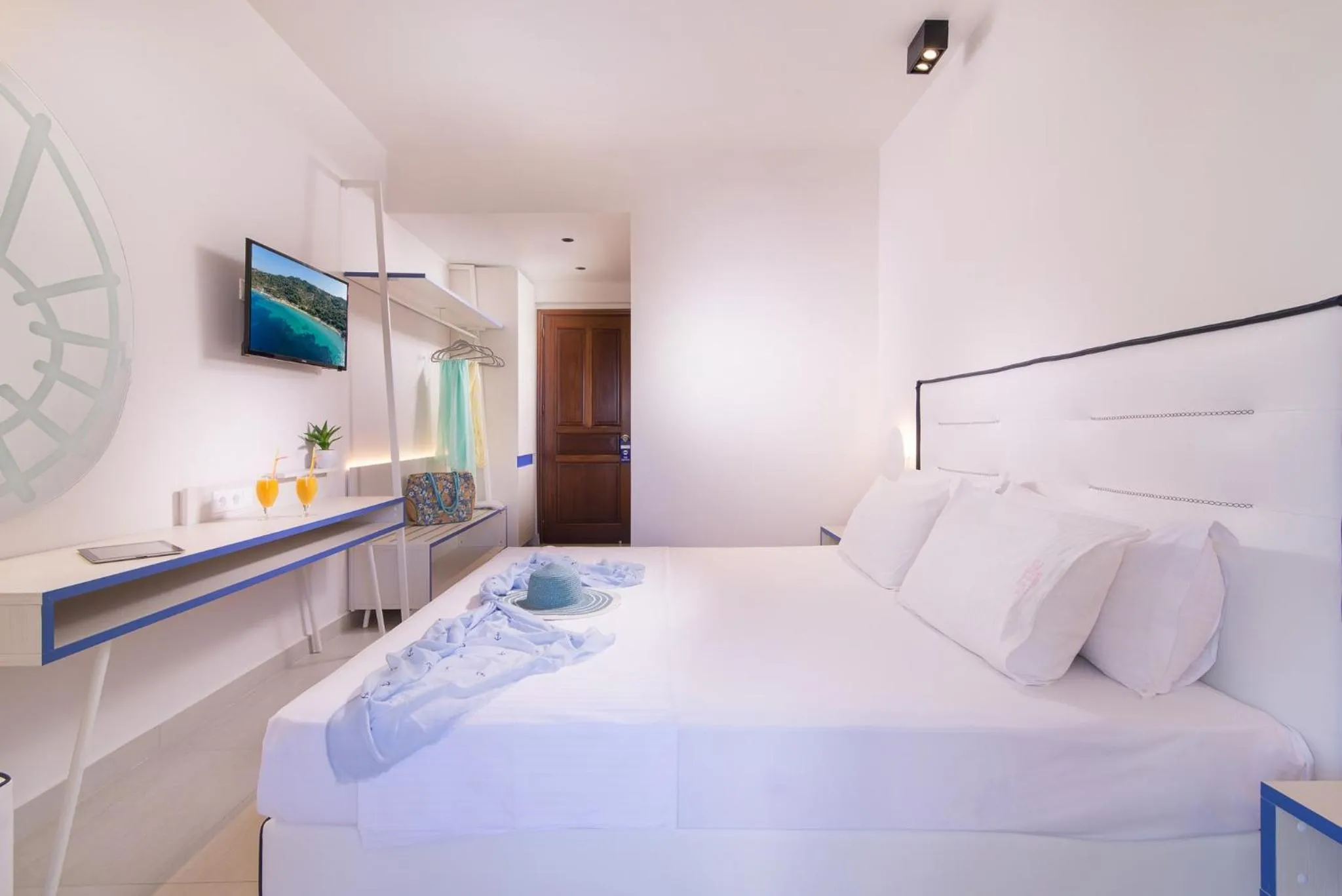 Bedroom, Bed in Sun Rise Hotel