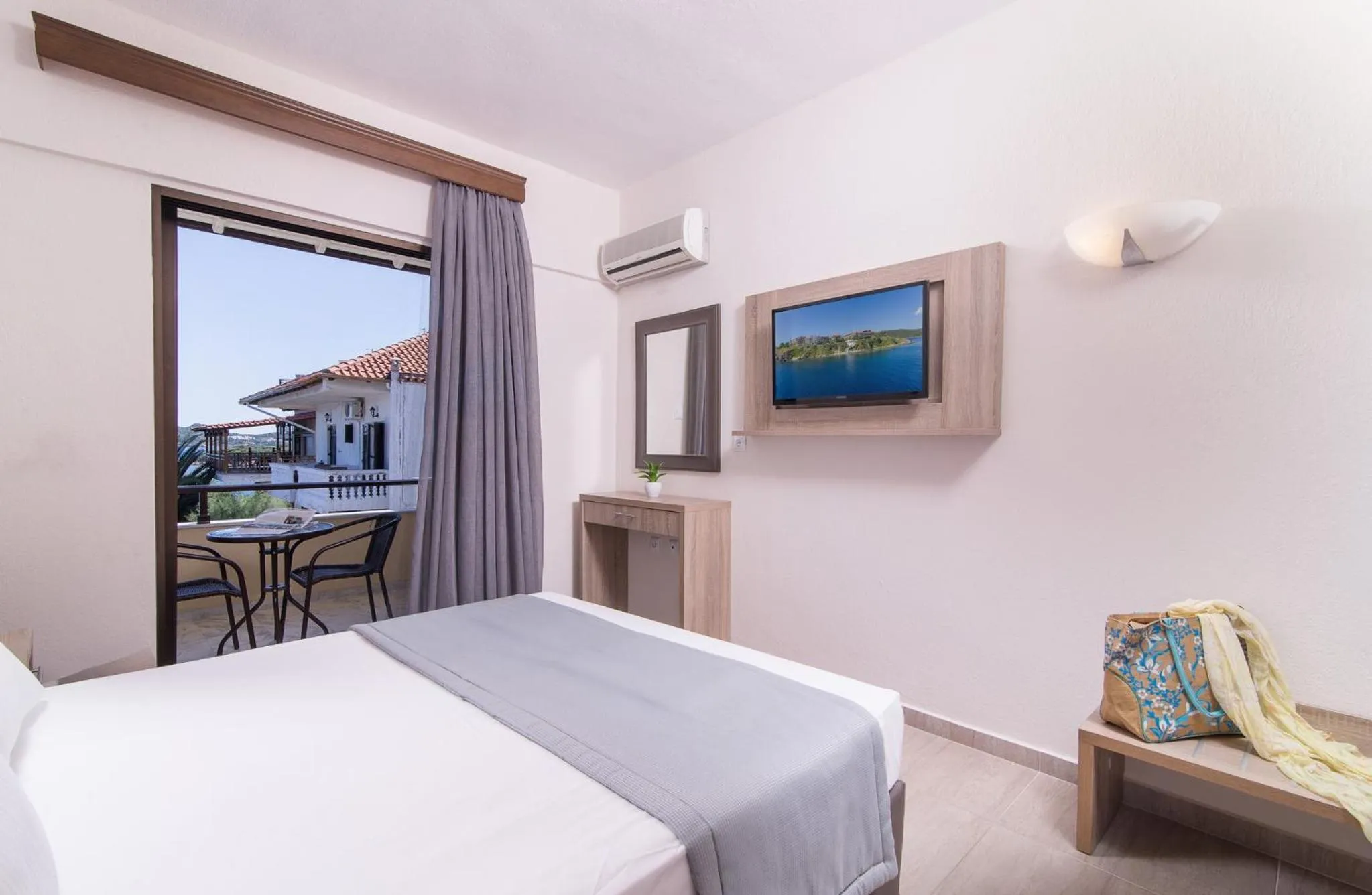 Bedroom, Bed in Sun Rise Hotel