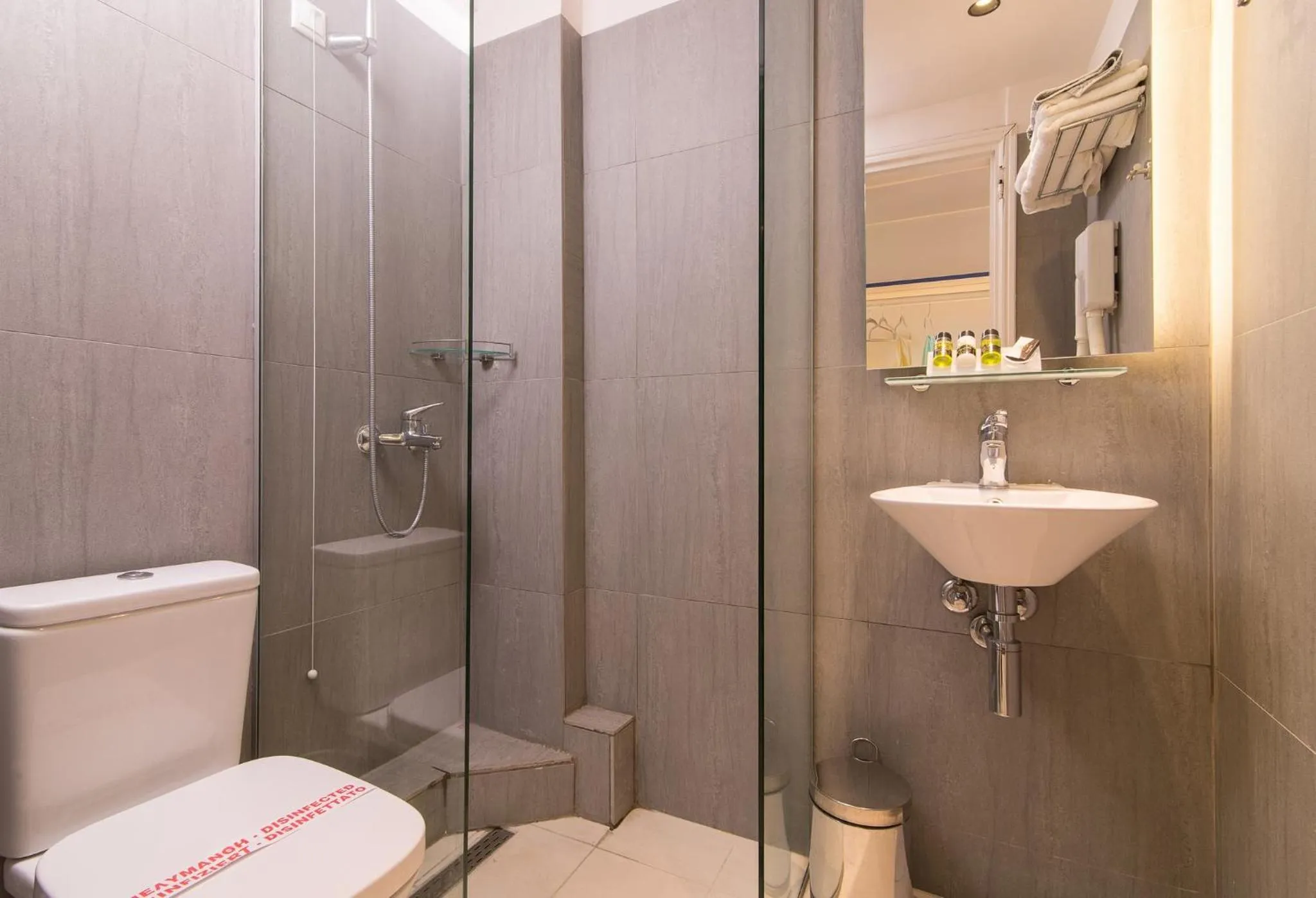 Bathroom in Sun Rise Hotel