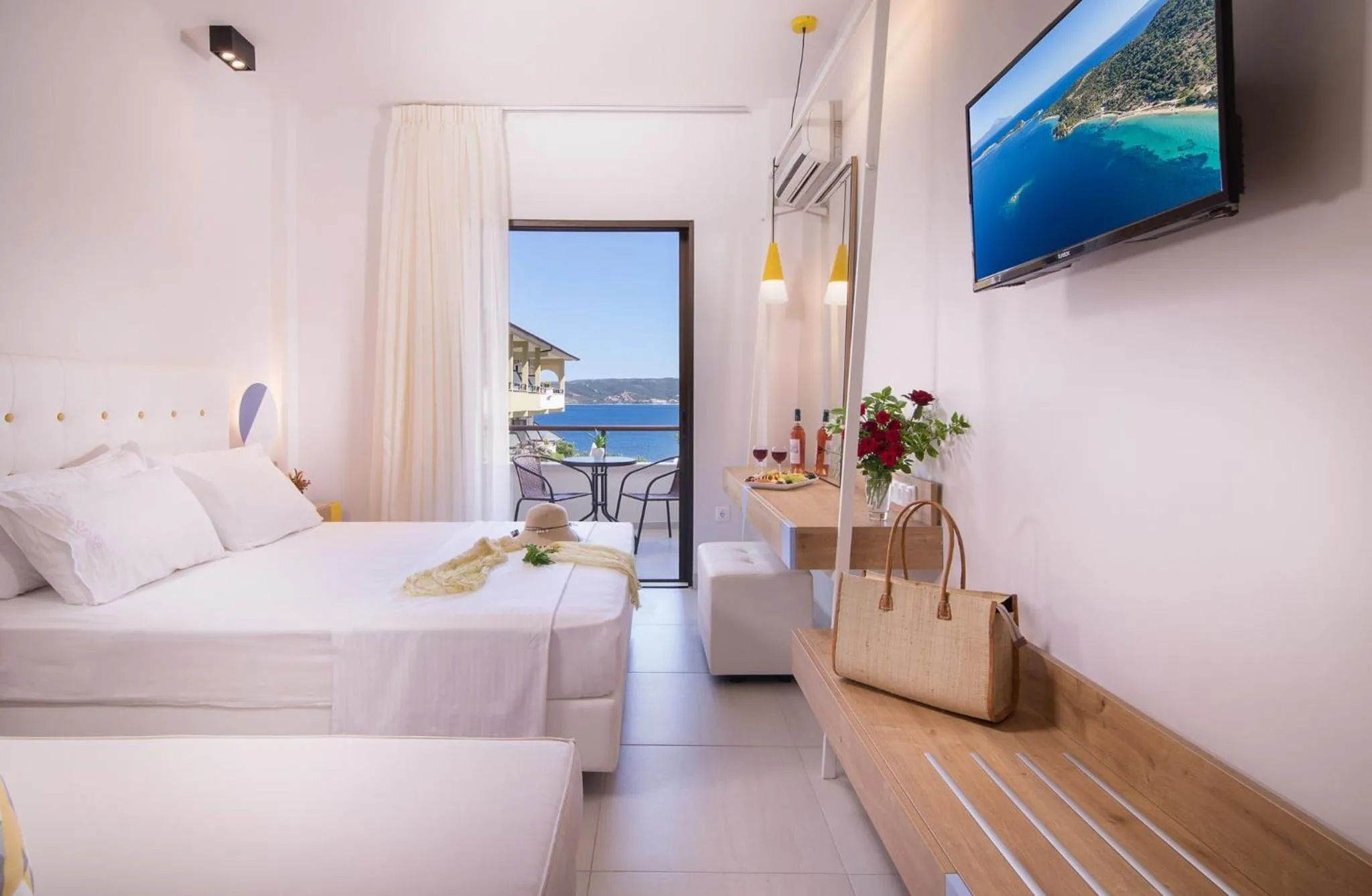 Bedroom, Bed in Sun Rise Hotel