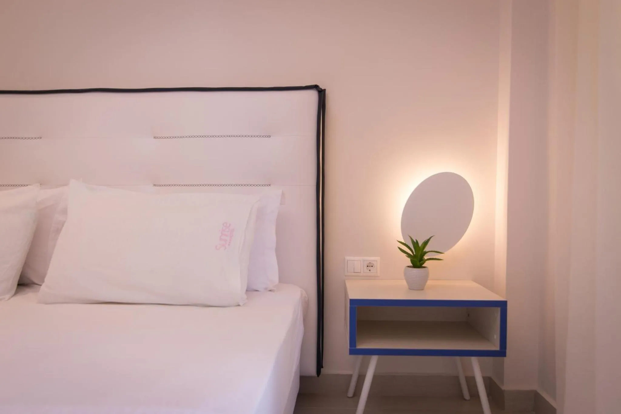 Decorative detail, Bed in Sun Rise Hotel