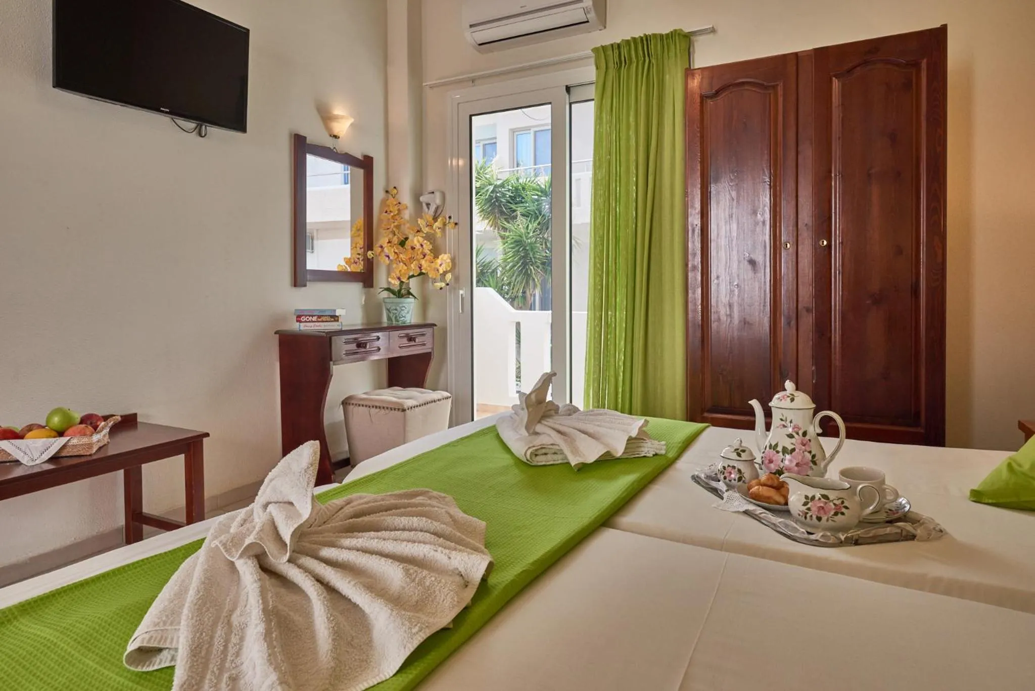 Twin Room in Corali Studios