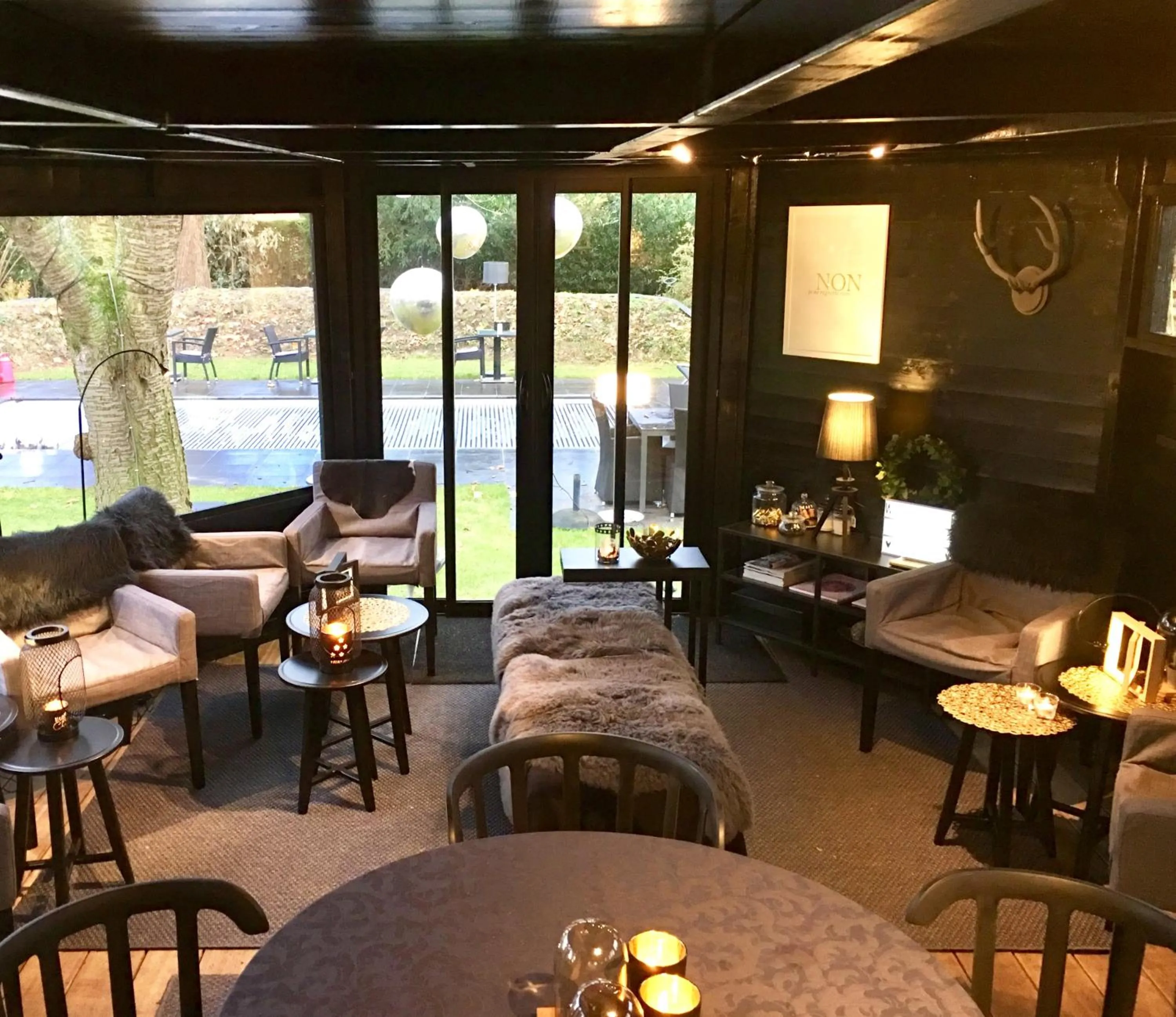 Lounge or bar in Charmehotel Manoir Ogygia