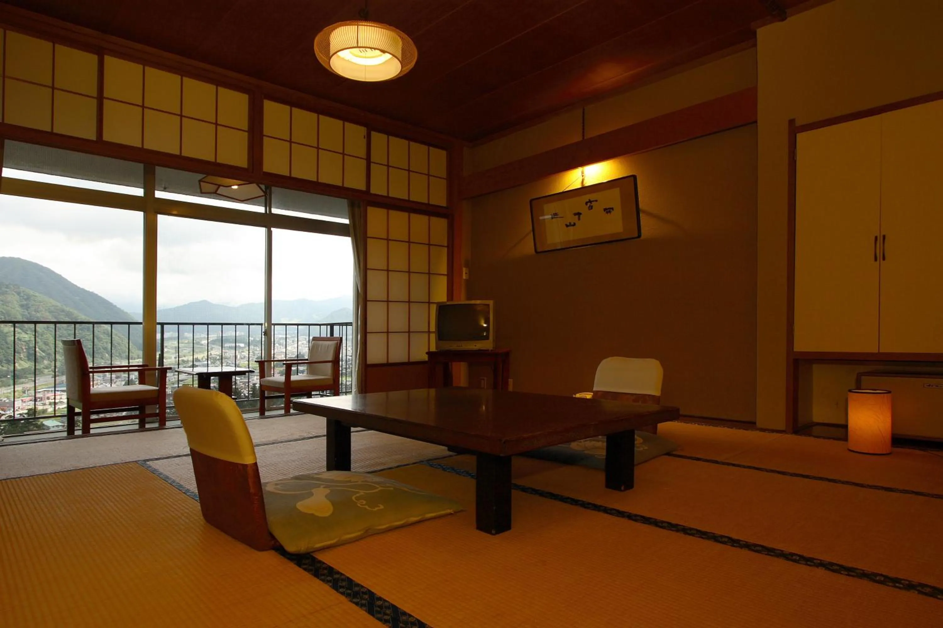 Photo of the whole room in Takahan