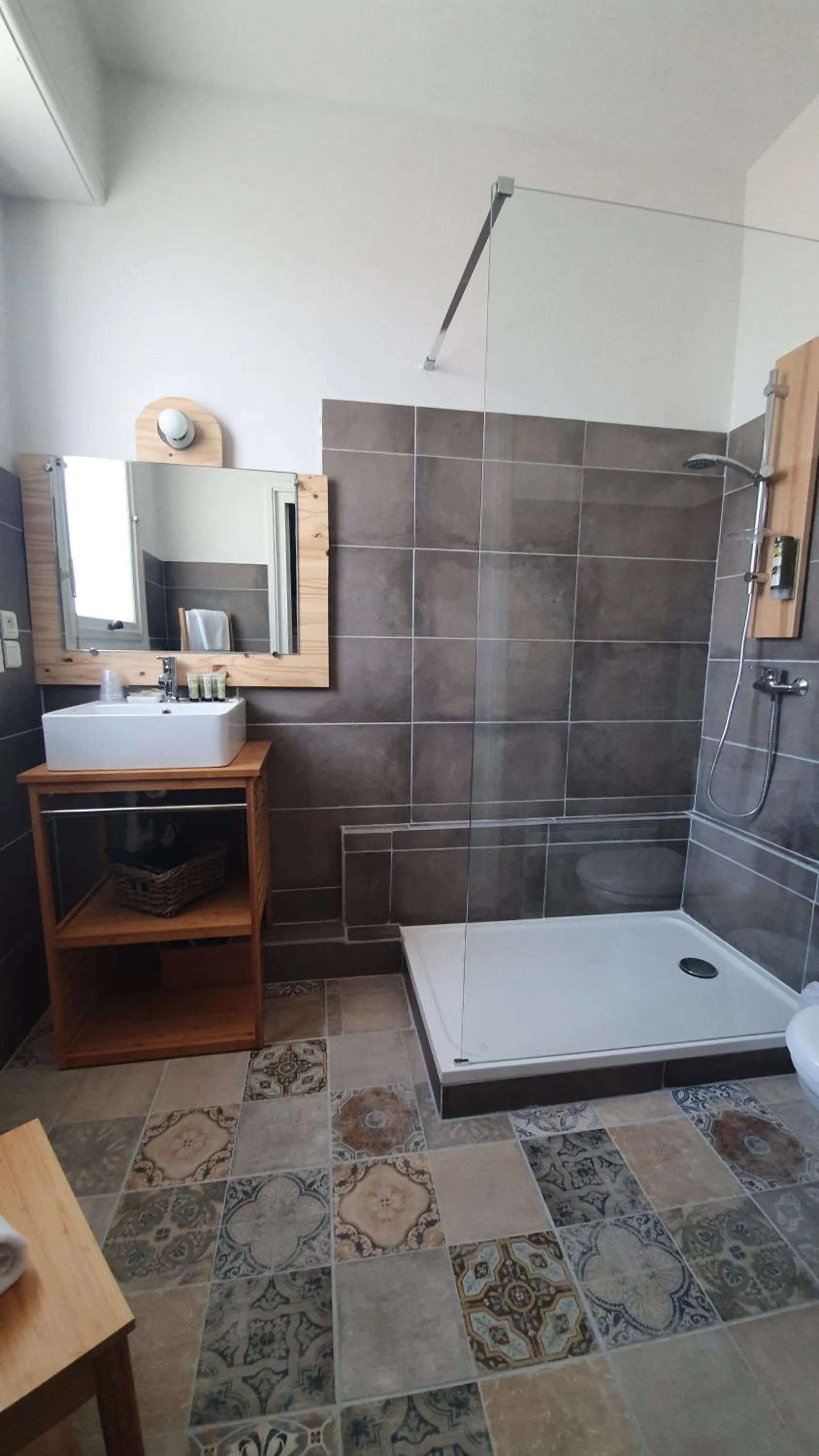 Bathroom in Hôtel La Baïne