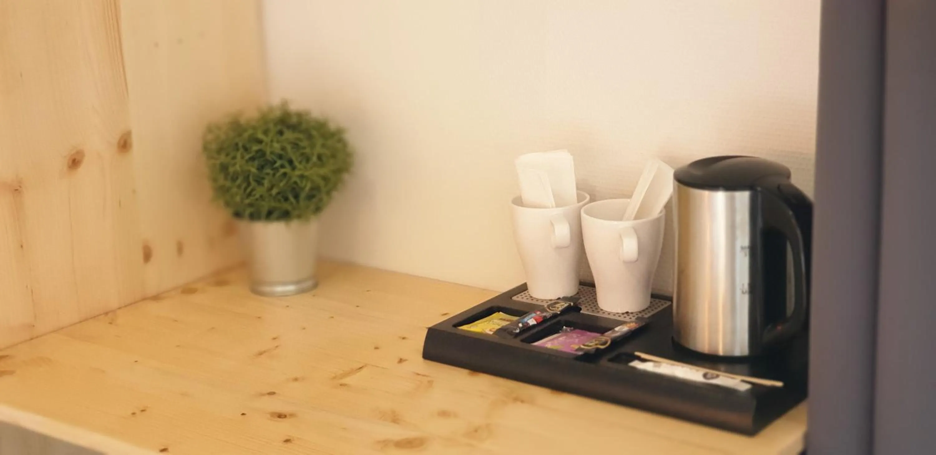 Coffee/tea facilities in Hôtel La Baïne