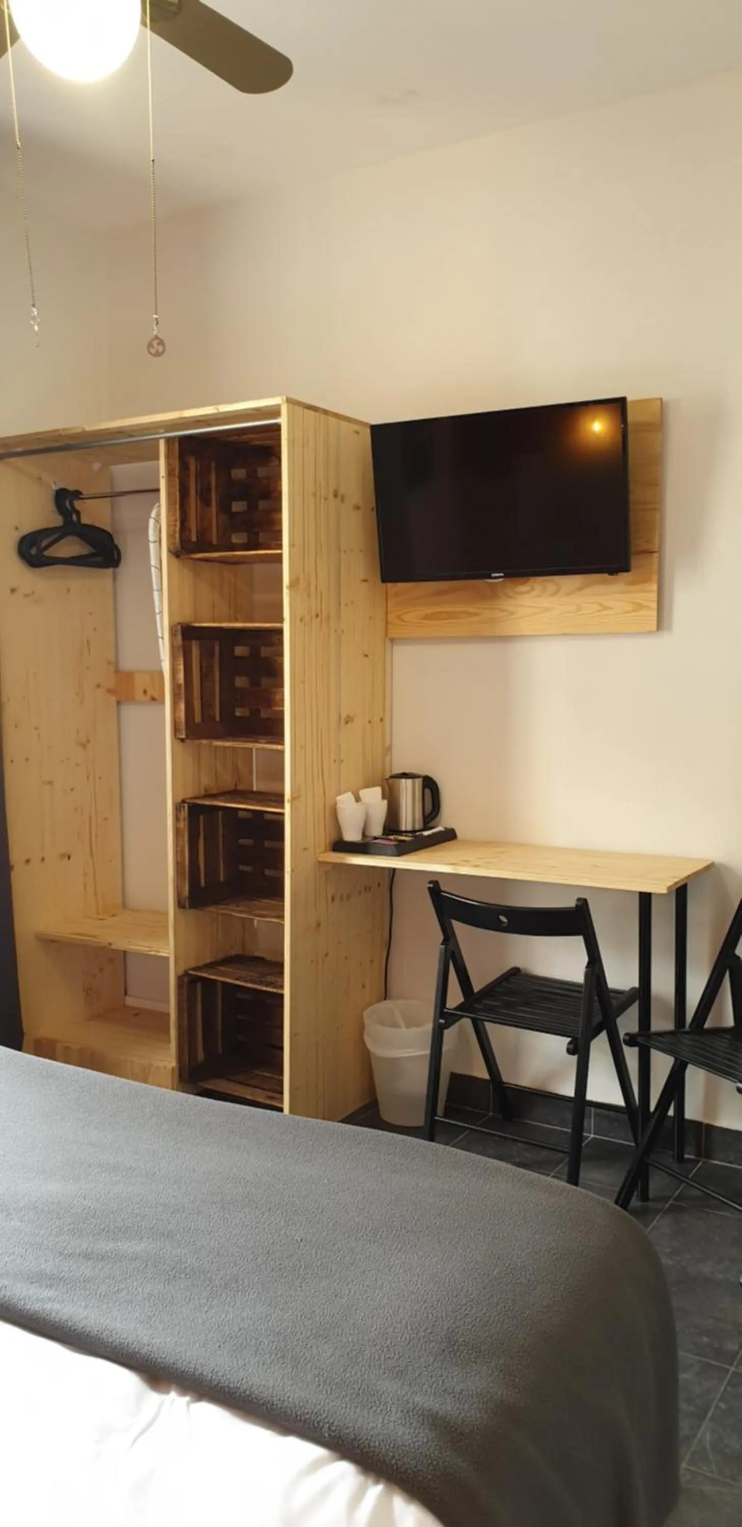 Bedroom, Bed in Hôtel La Baïne