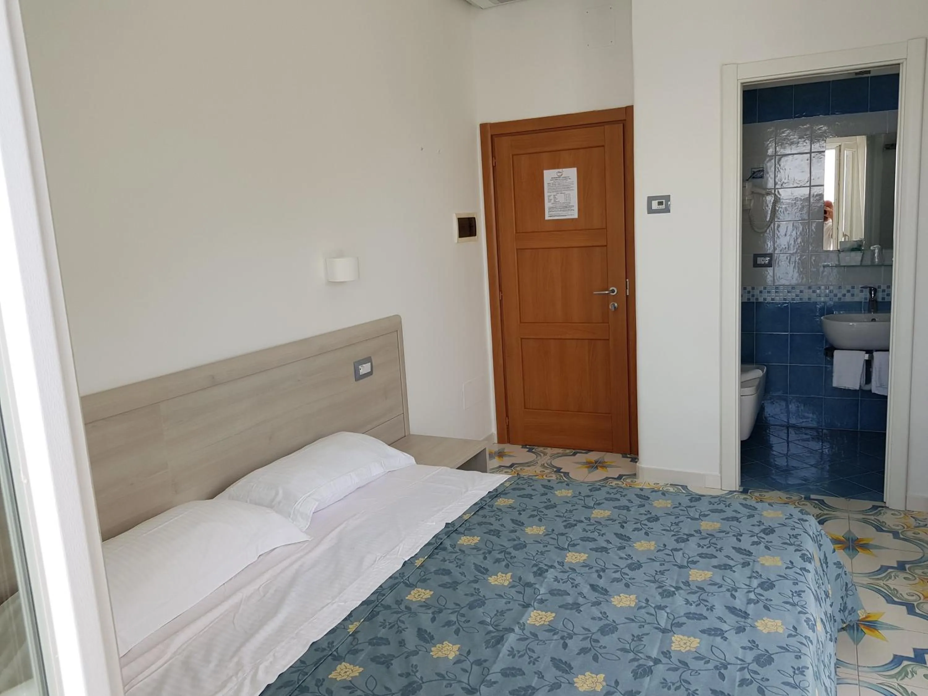 Photo of the whole room in Hotel Da Maria