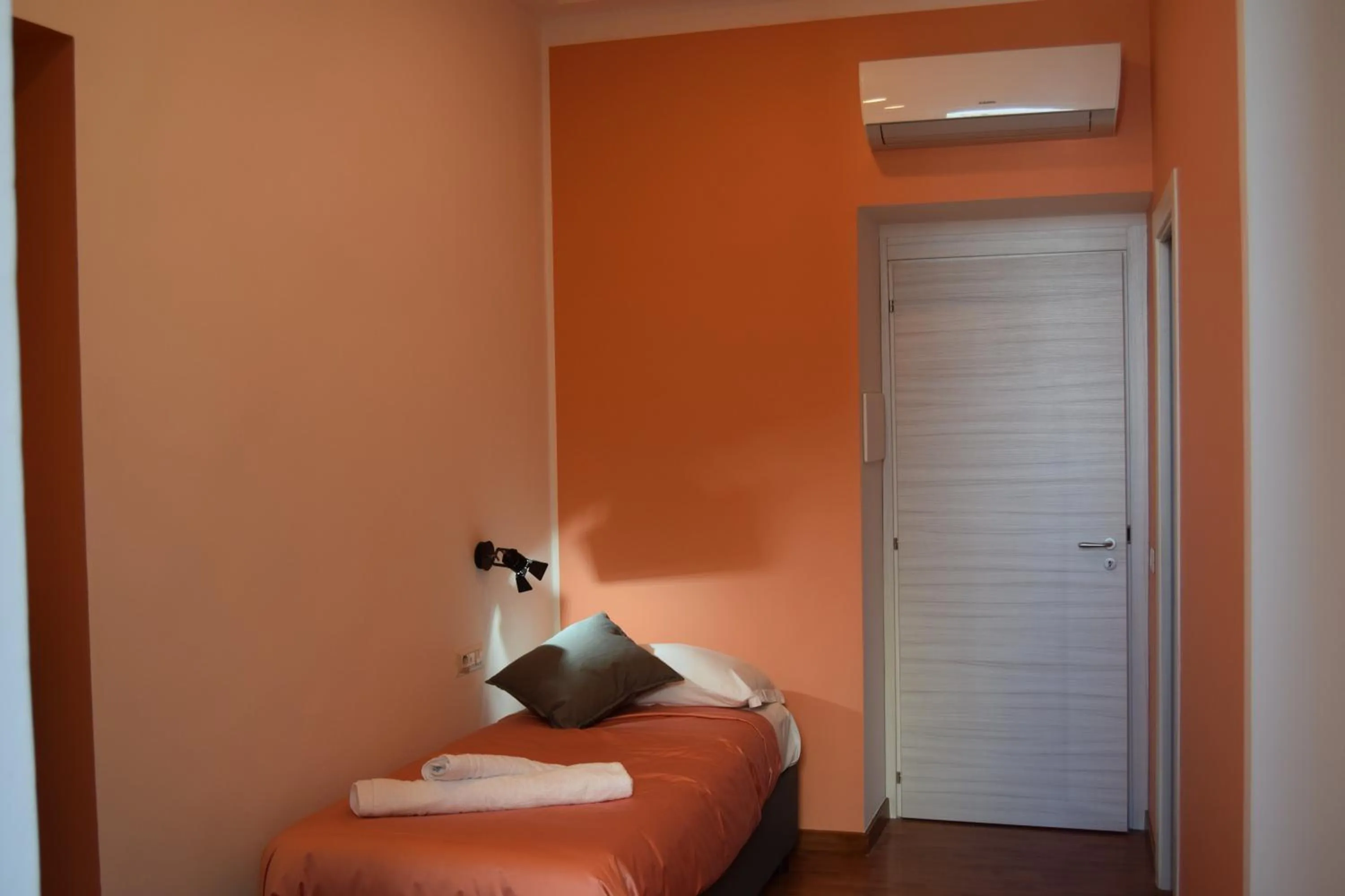 Bed in B&B Monserrato