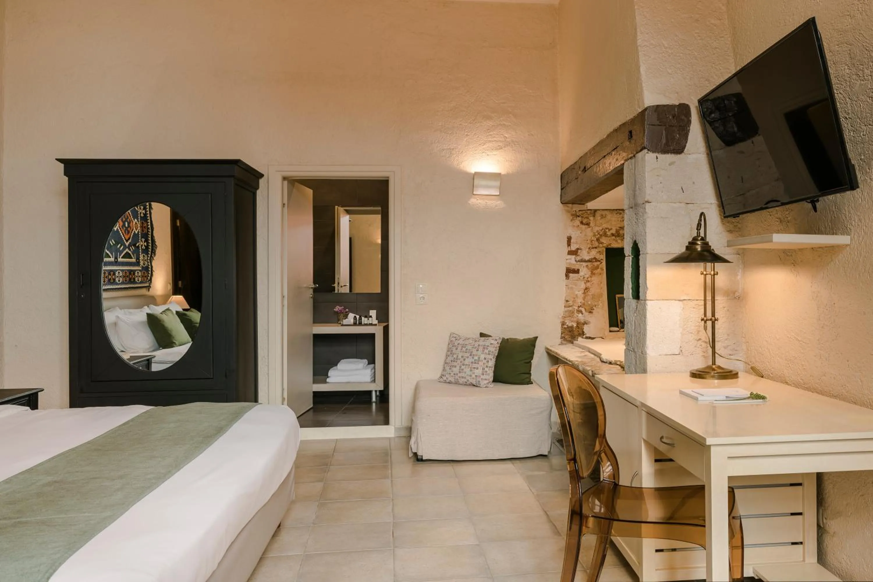 Bed in Alcanea Boutique Hotel