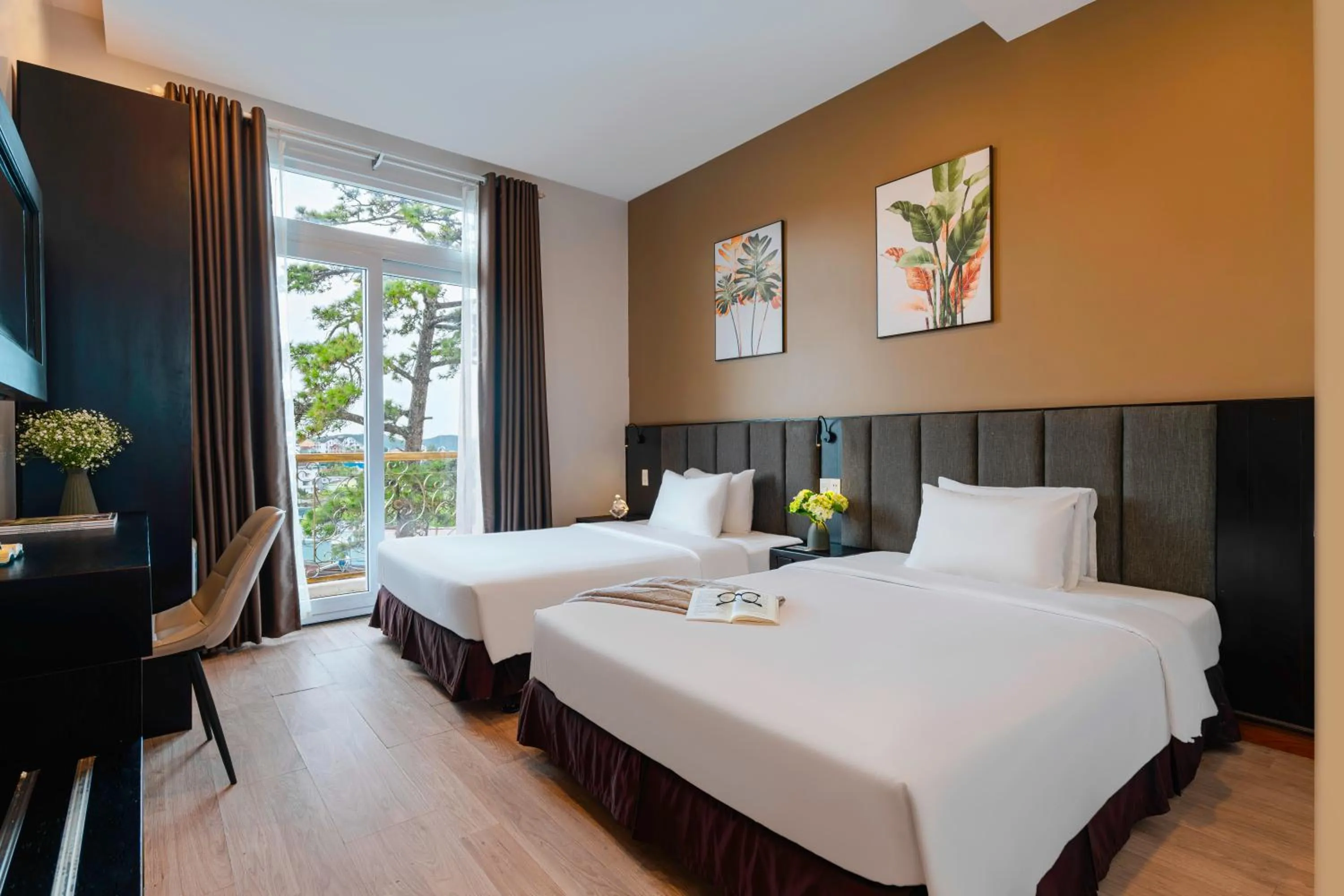 Photo of the whole room, Bed in Nature Hotel - Luong The Vinh