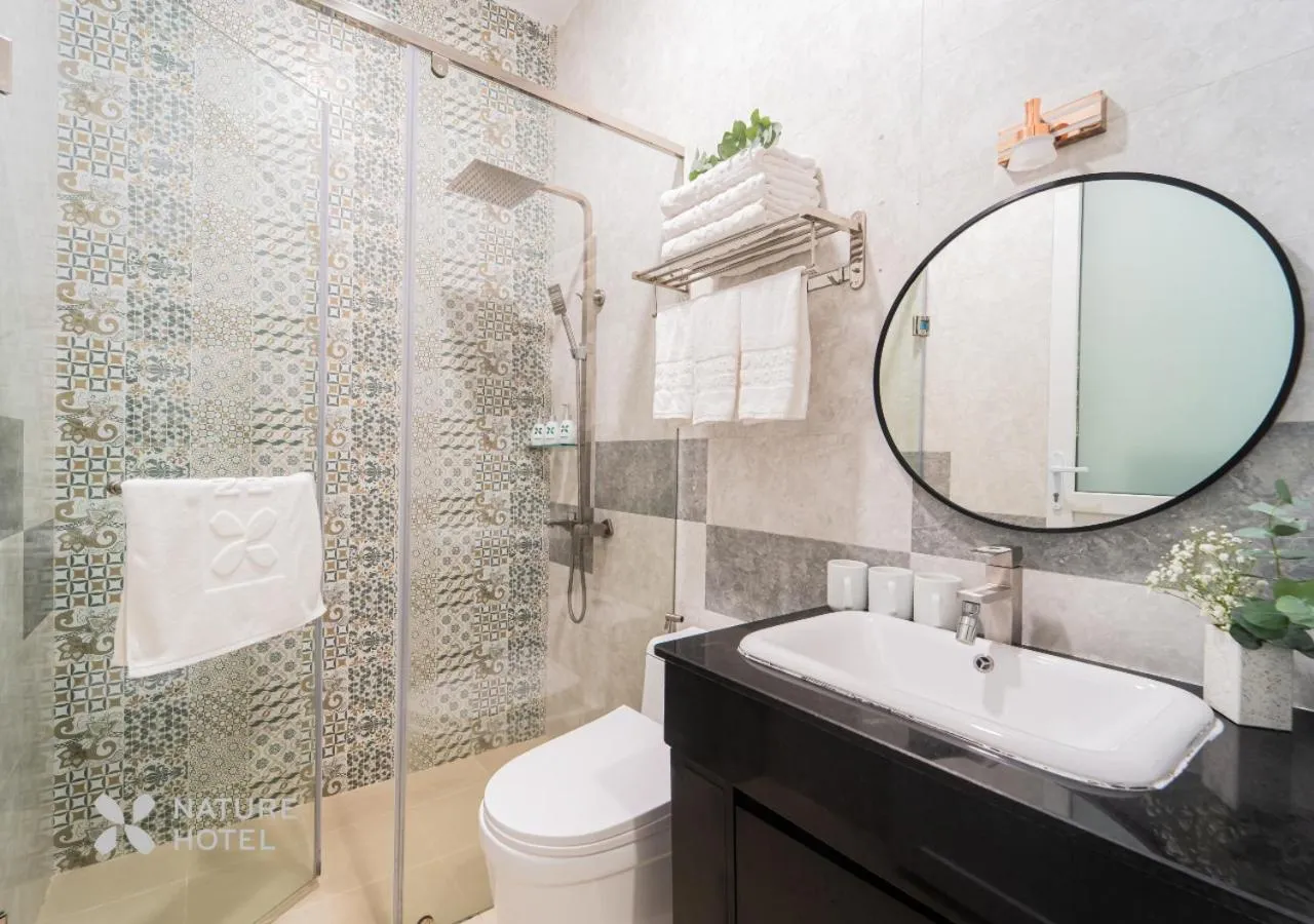 Shower in Nature Hotel - Luong The Vinh