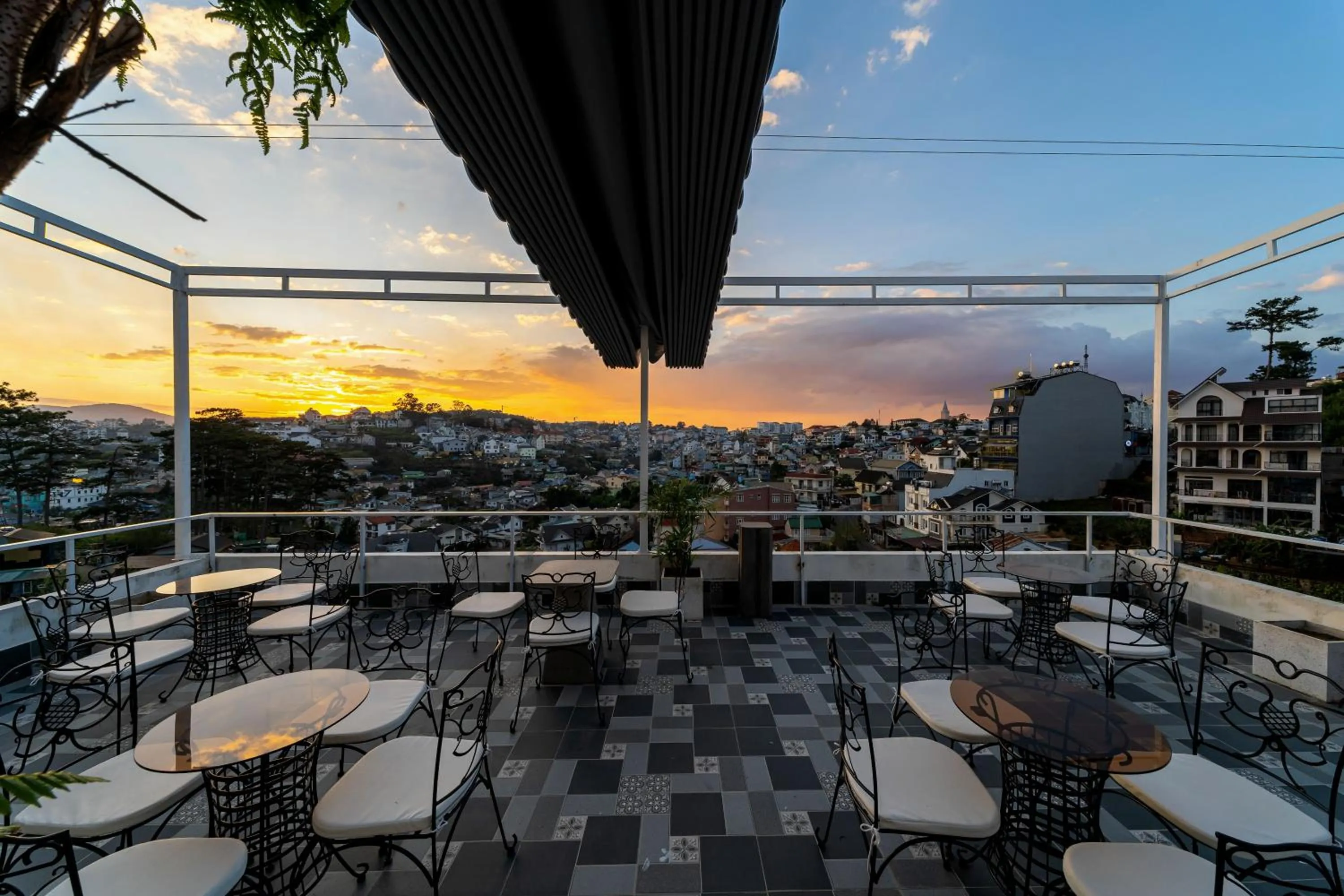 Patio in Nature Hotel - Luong The Vinh