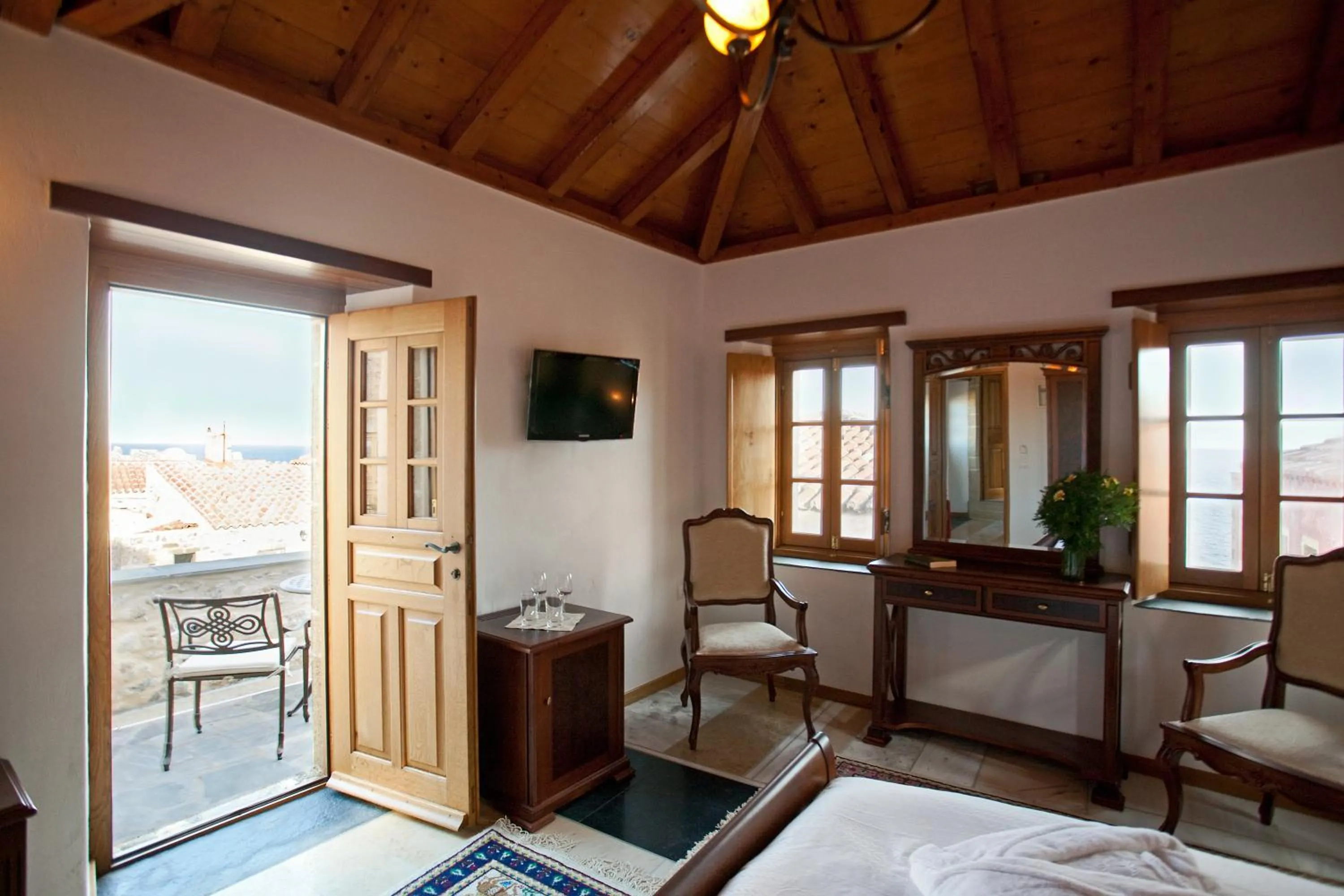 Photo of the whole room, Bed in Likinia Hotel