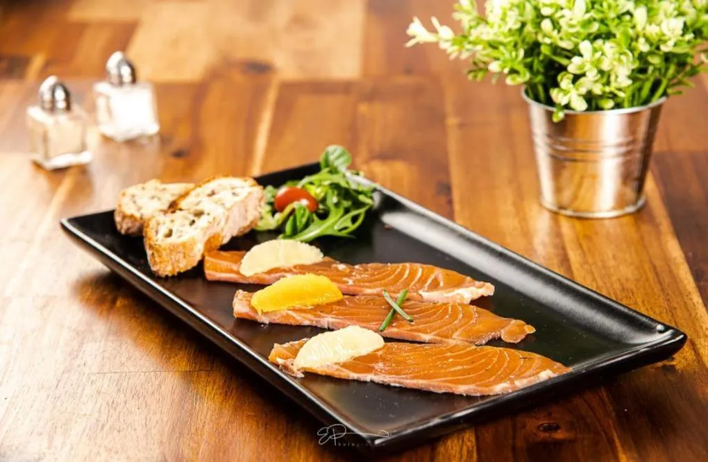 Restaurant/places to eat in Les Chevaliers des Balances