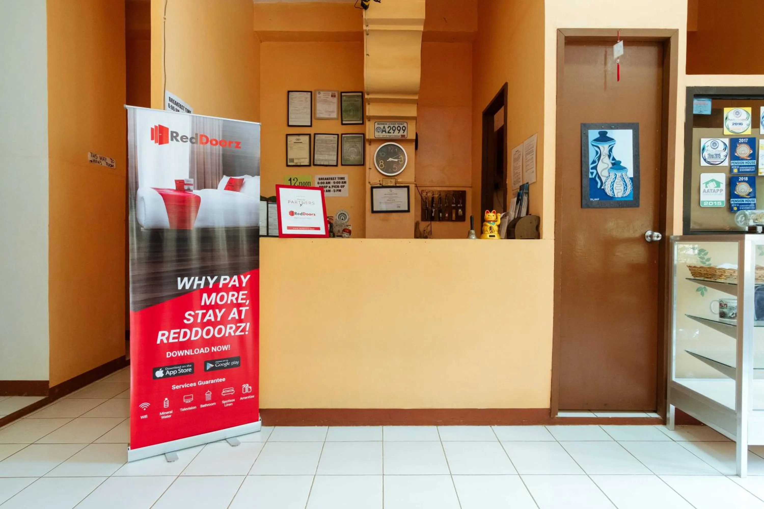 Lobby or reception, Lobby/Reception in RedDoorz @ BM Road