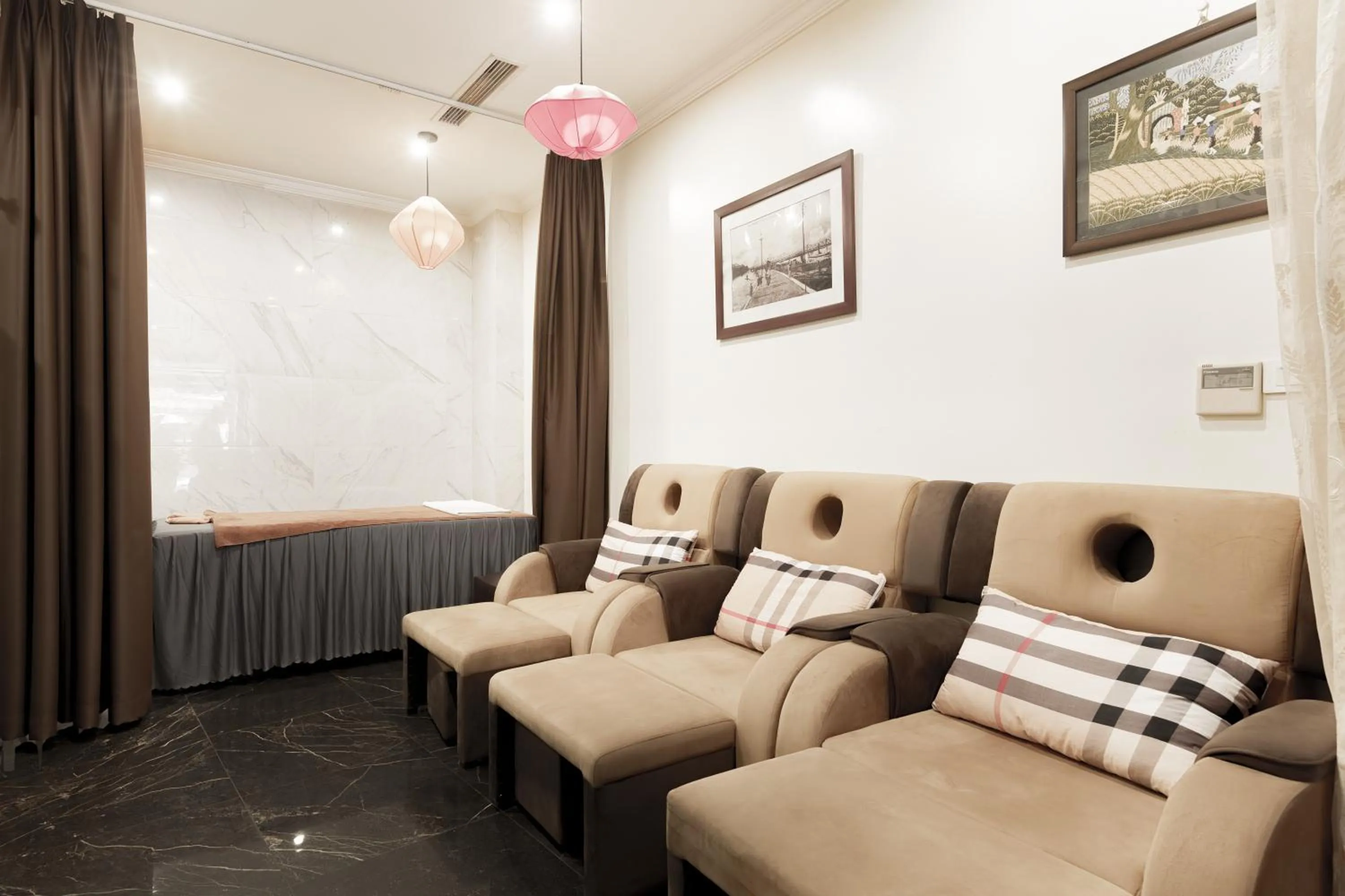 Massage in Bella Rosa Trendy Hotel & Spa