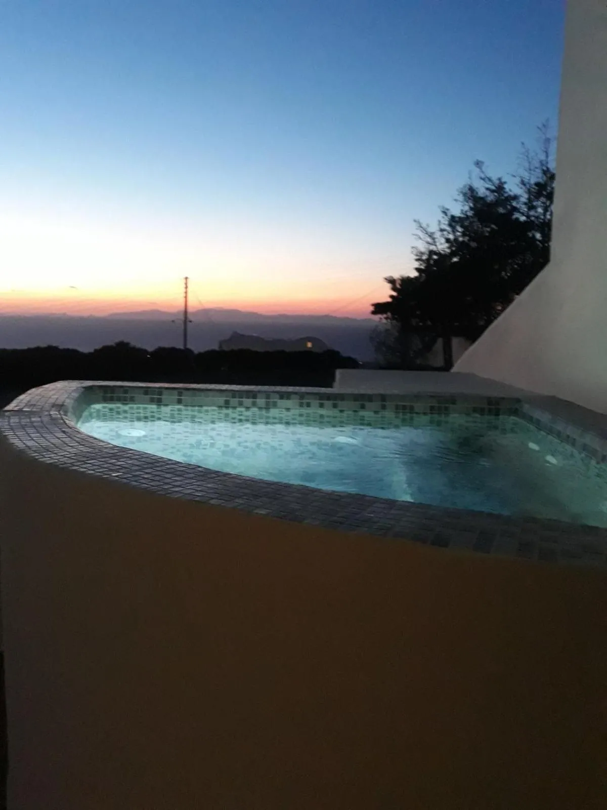 Kiklamino Sunset Suites