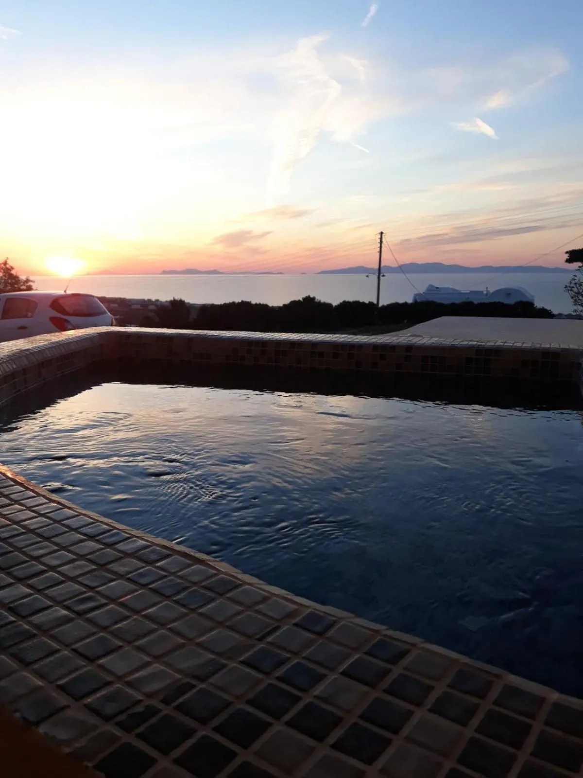 Kiklamino Sunset Suites