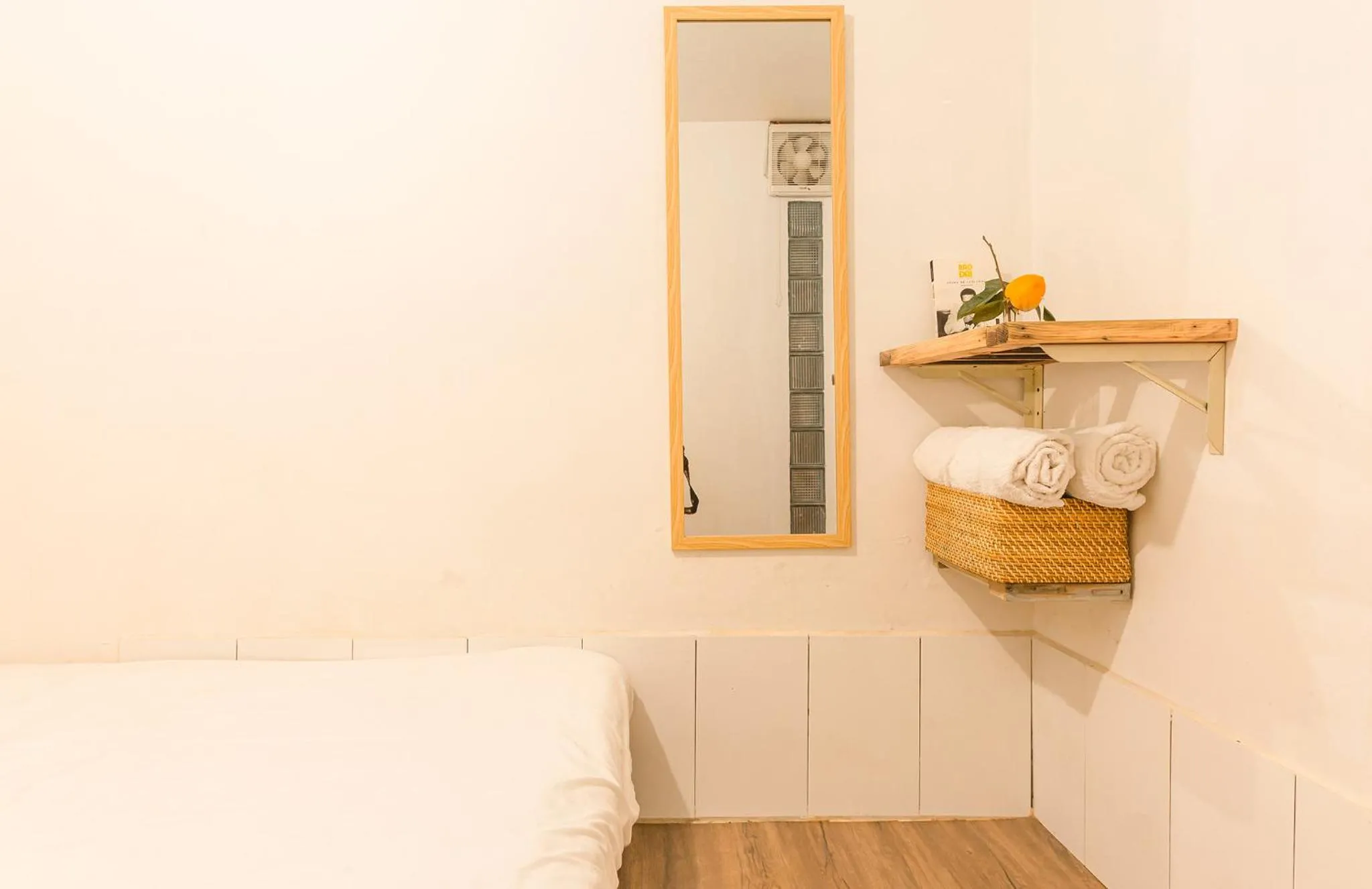 towels, Bed in The Kadupul Homecation