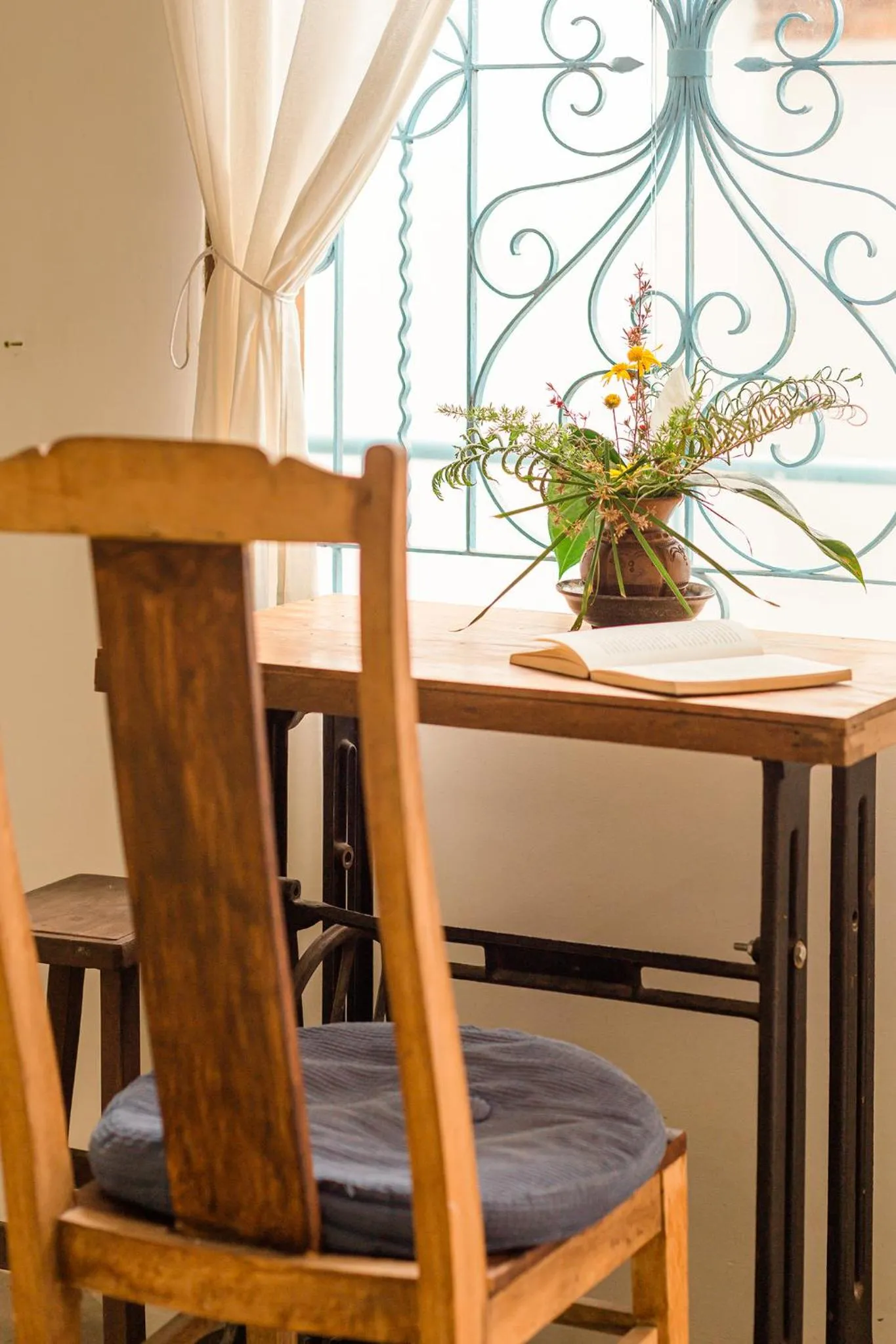 Seating area in The Kadupul Homecation