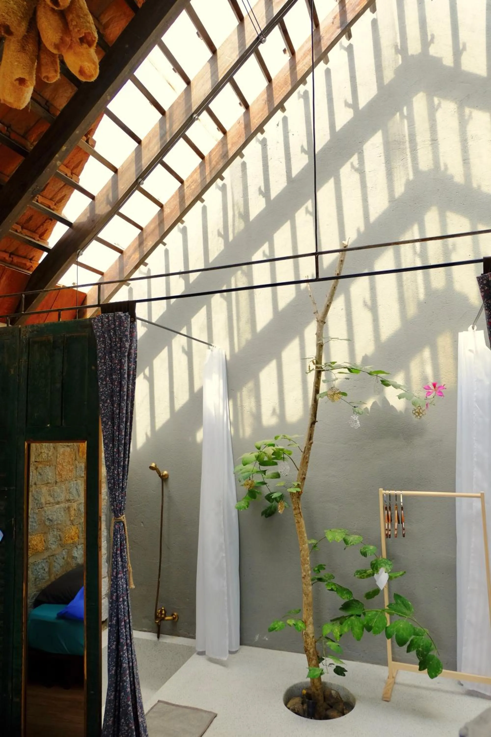 Shower in The Kadupul Homecation