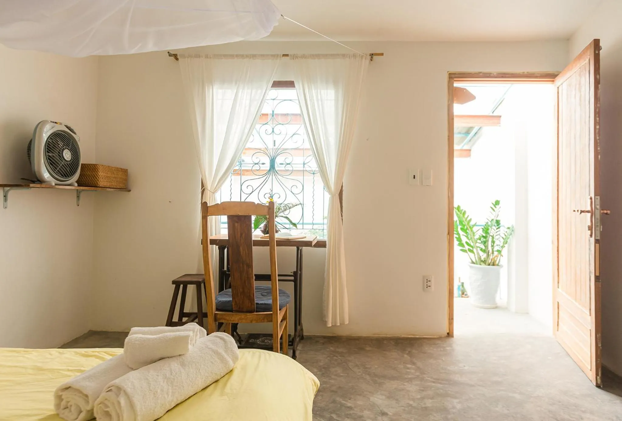 fireplace, Bed in The Kadupul Homecation