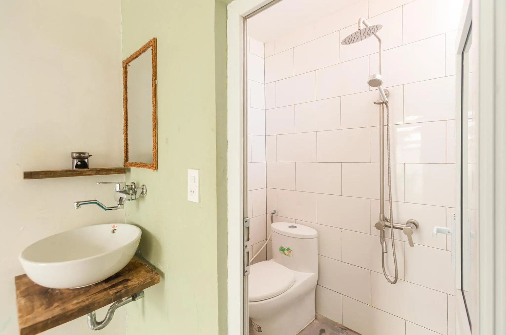 Shower in The Kadupul Homecation