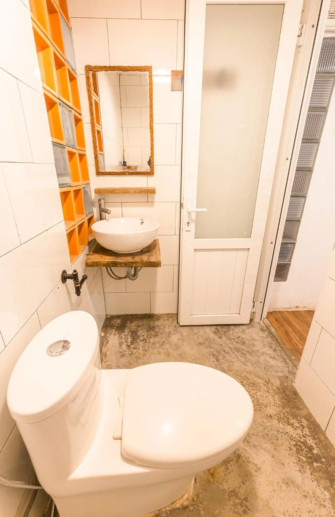 Shower in The Kadupul Homecation