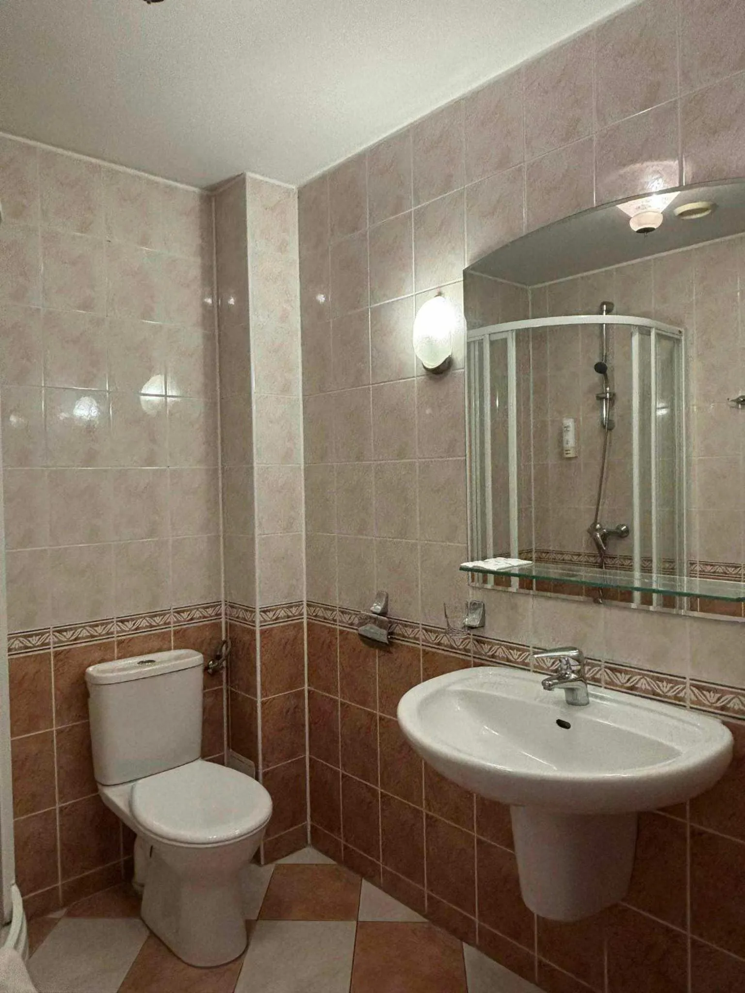 Shower in Motel Petro