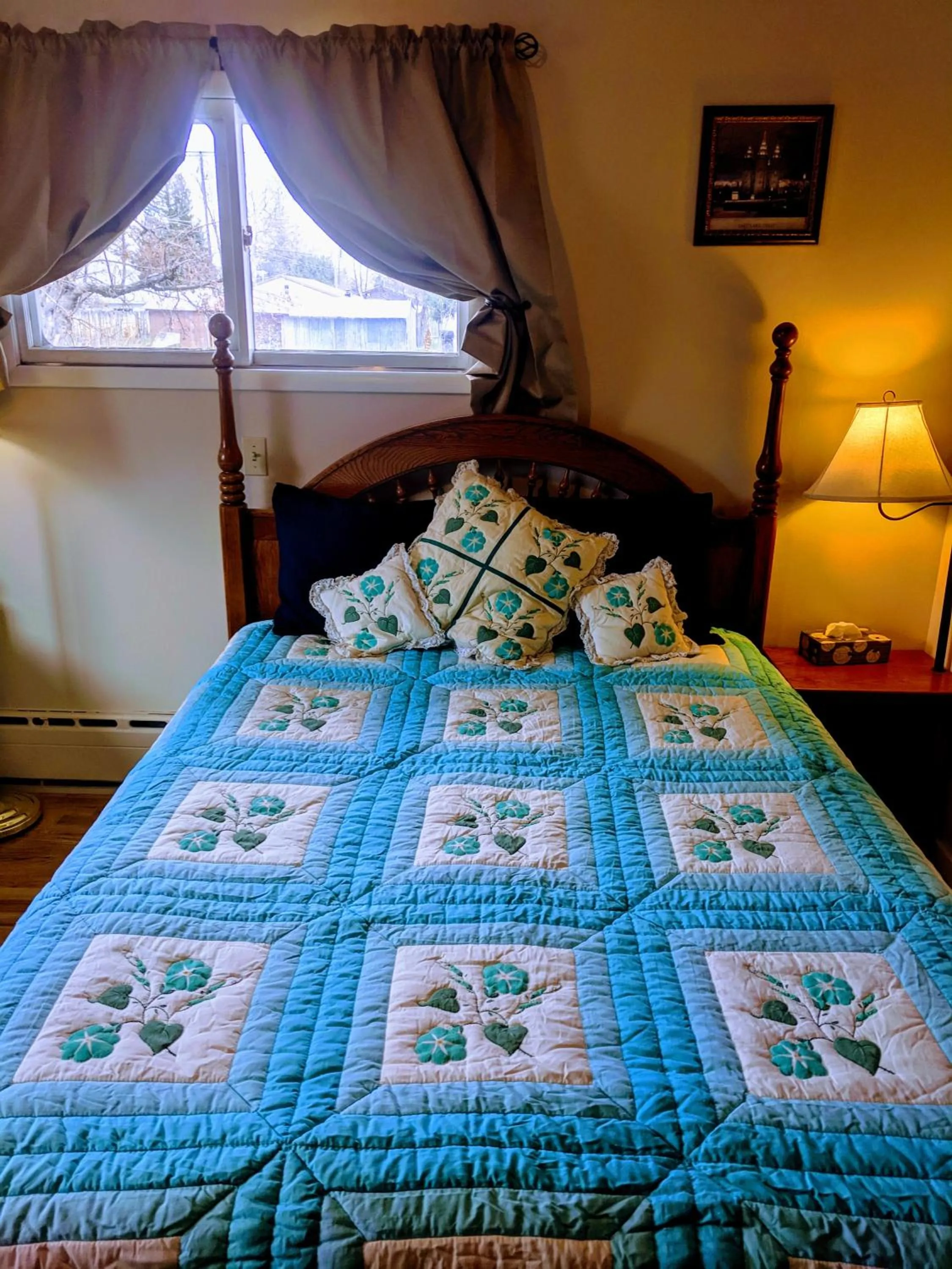 Bed in Three Bears Inn