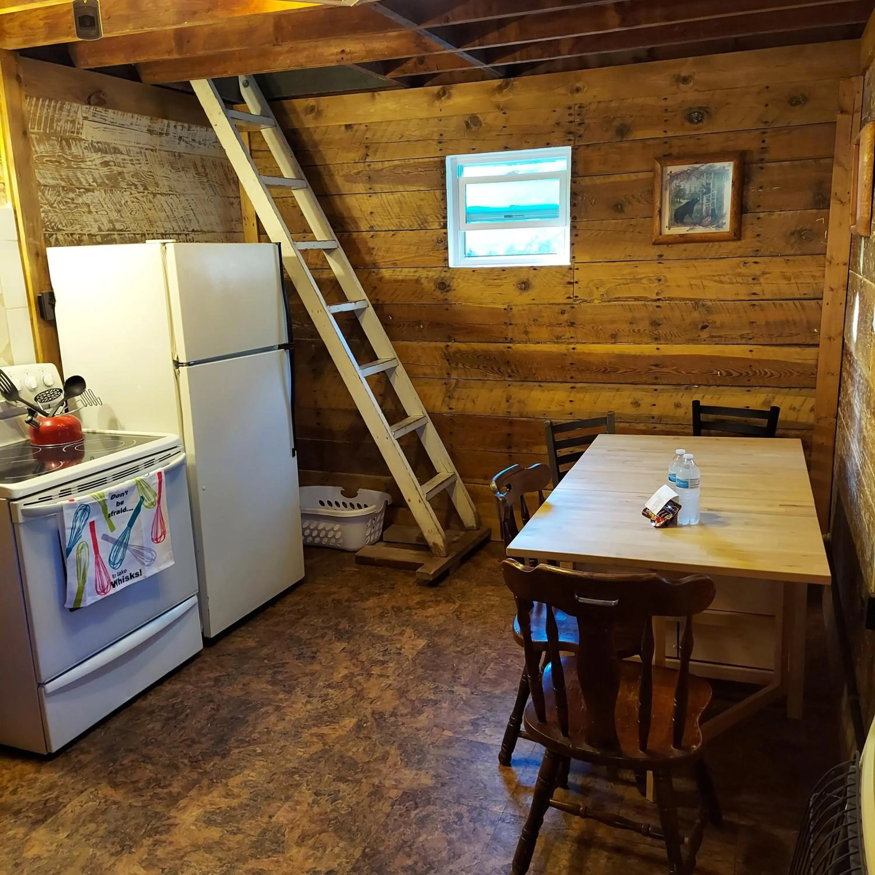 Dining area in Three Bears Inn