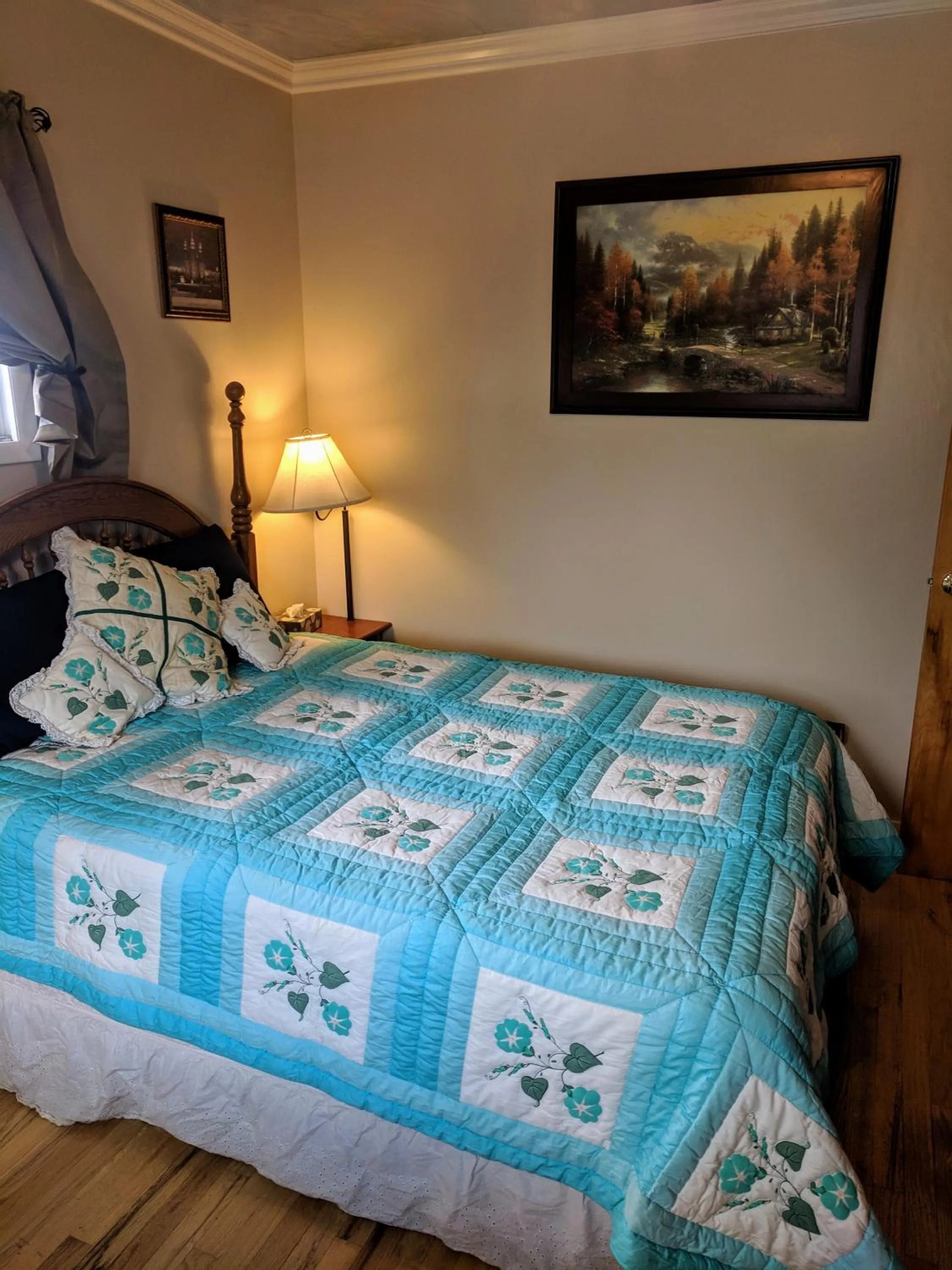 Bed in Three Bears Inn