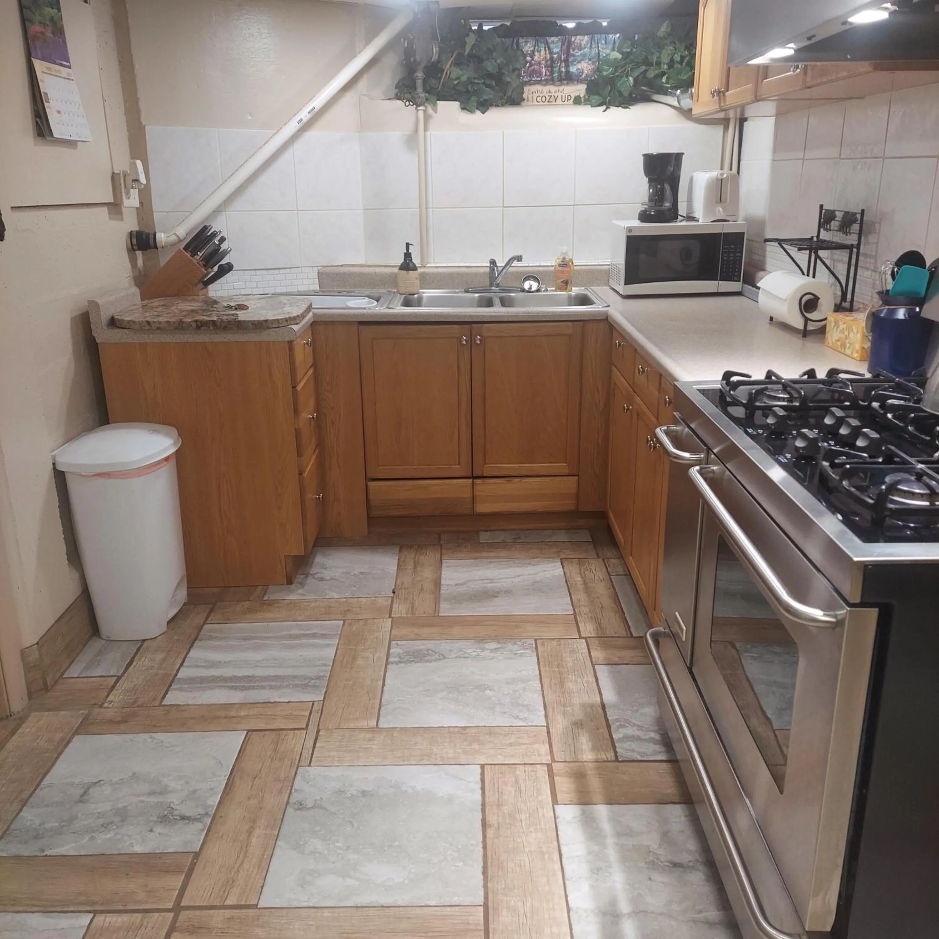 Coffee/tea facilities in Three Bears Inn