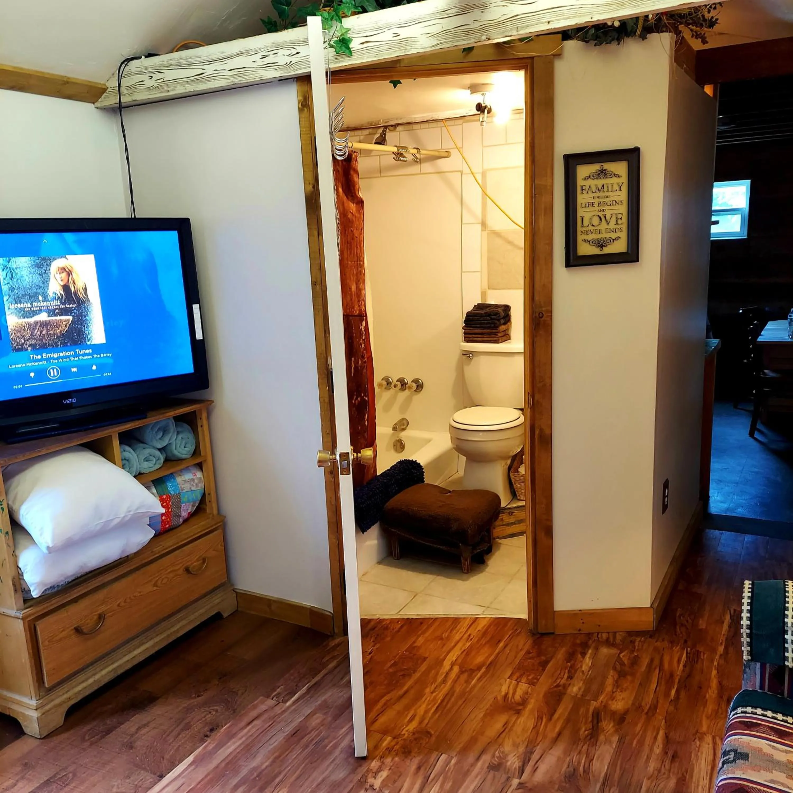 Bathroom in Three Bears Inn