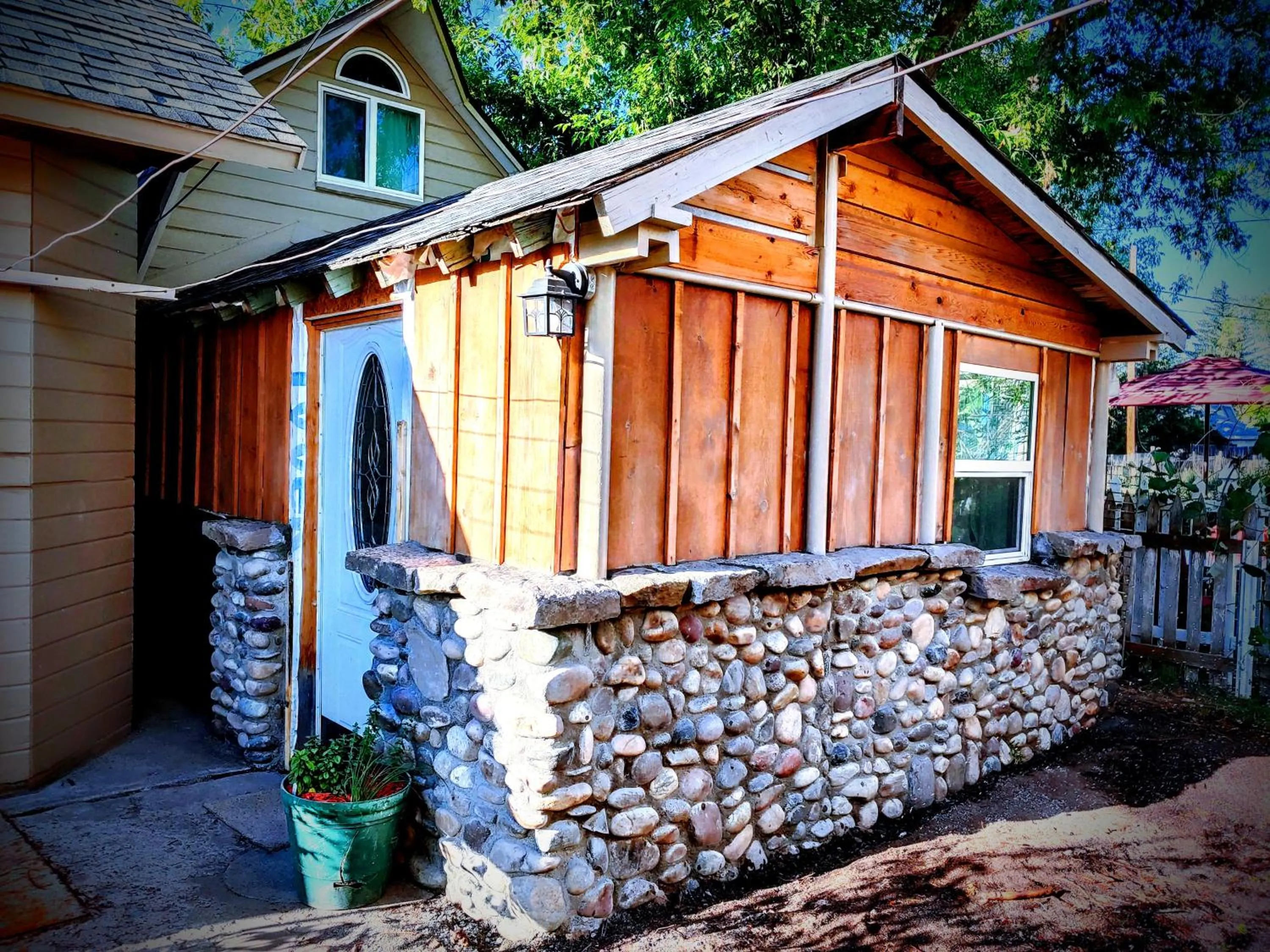 Property building in Three Bears Inn