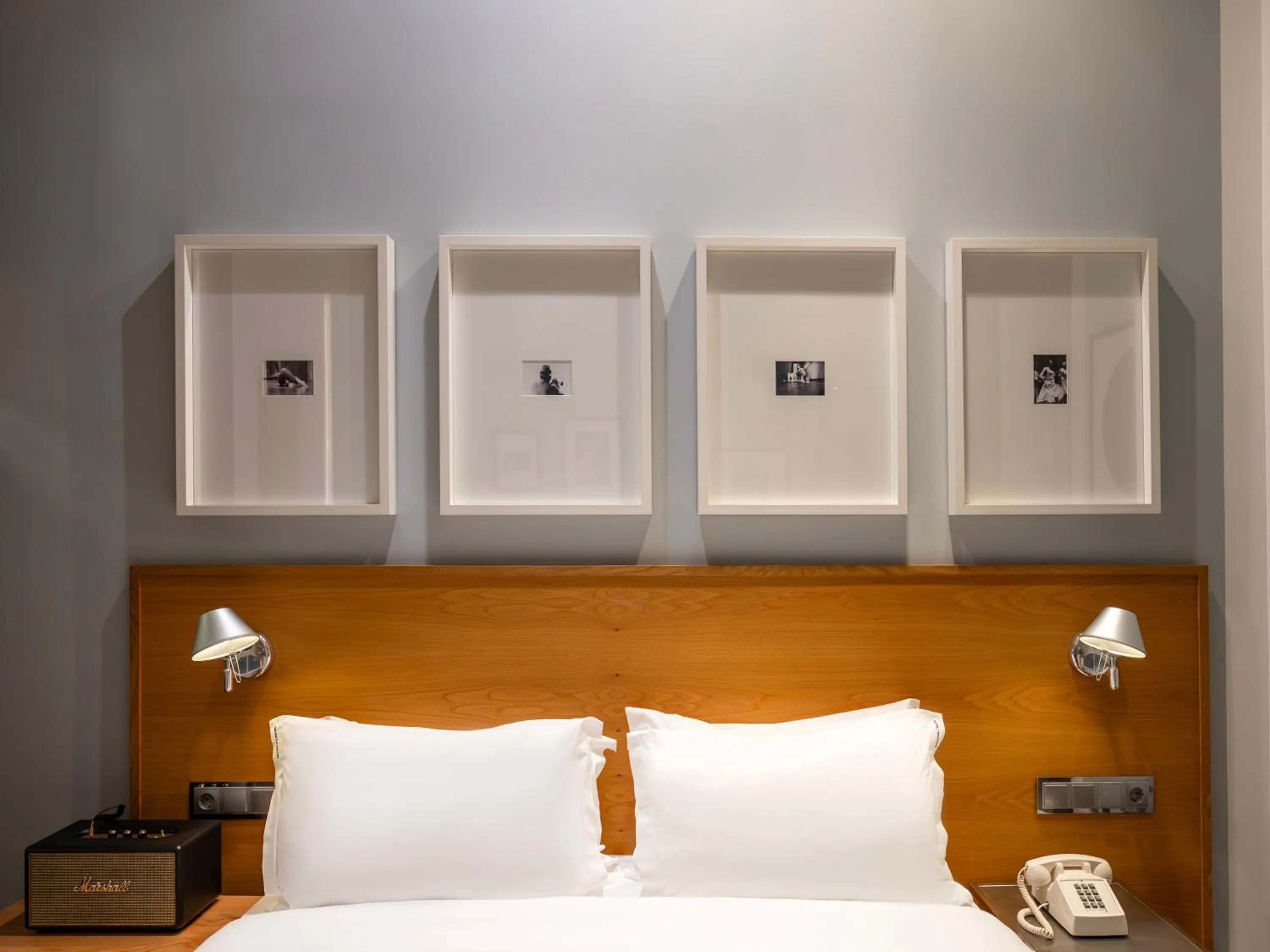 Bedroom, Bed in Browns Downtown Hotel