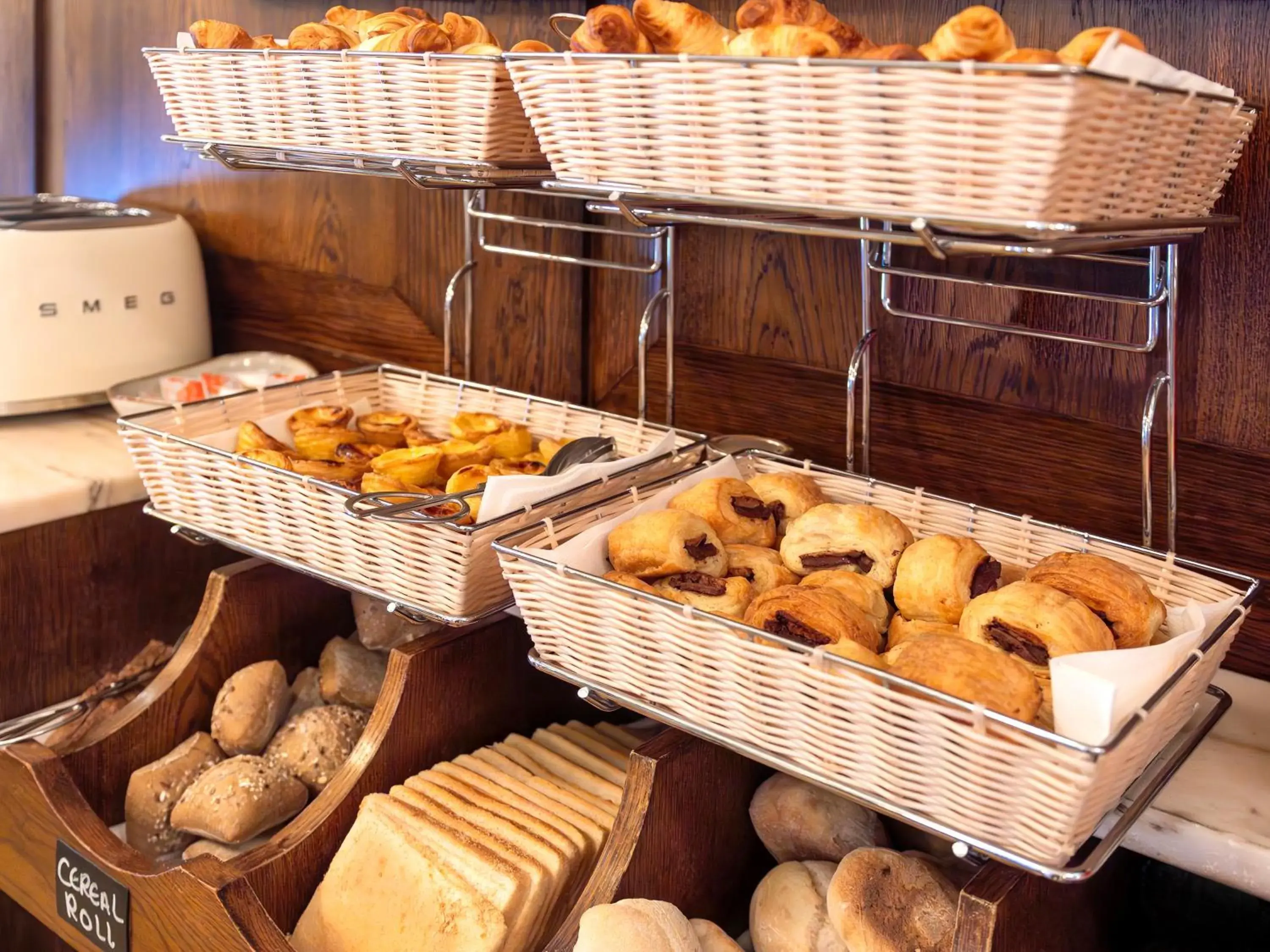 Breakfast in Browns Downtown Hotel Breakfast in Browns Downtown Hotel