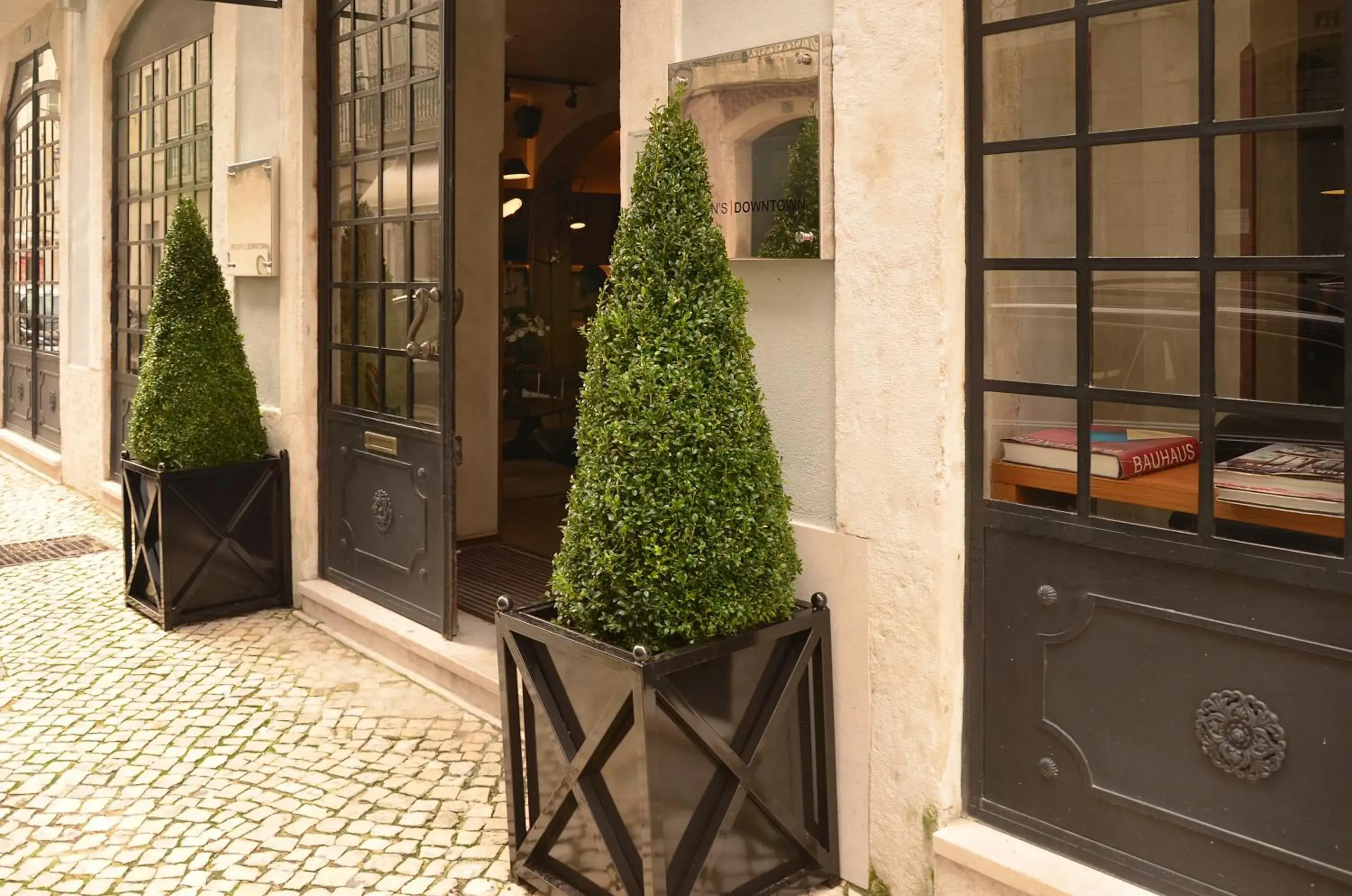 Property building in Browns Downtown Hotel Property building in Browns Downtown Hotel