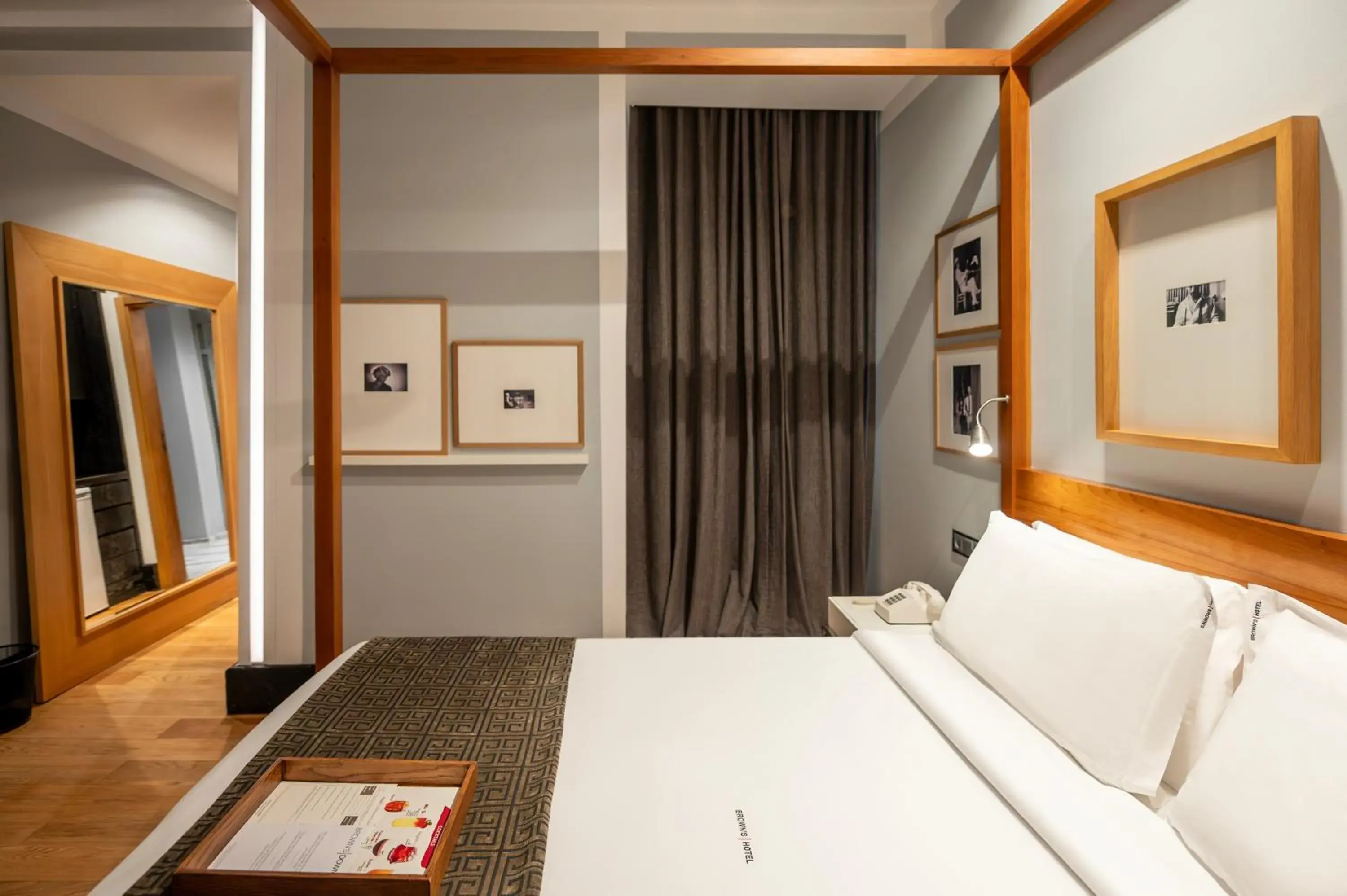 Bed in Browns Downtown Hotel Bed in Browns Downtown Hotel