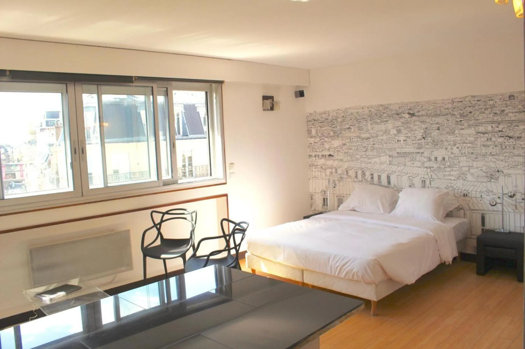 Bedroom, Bed in Short Stay Paris Apartments