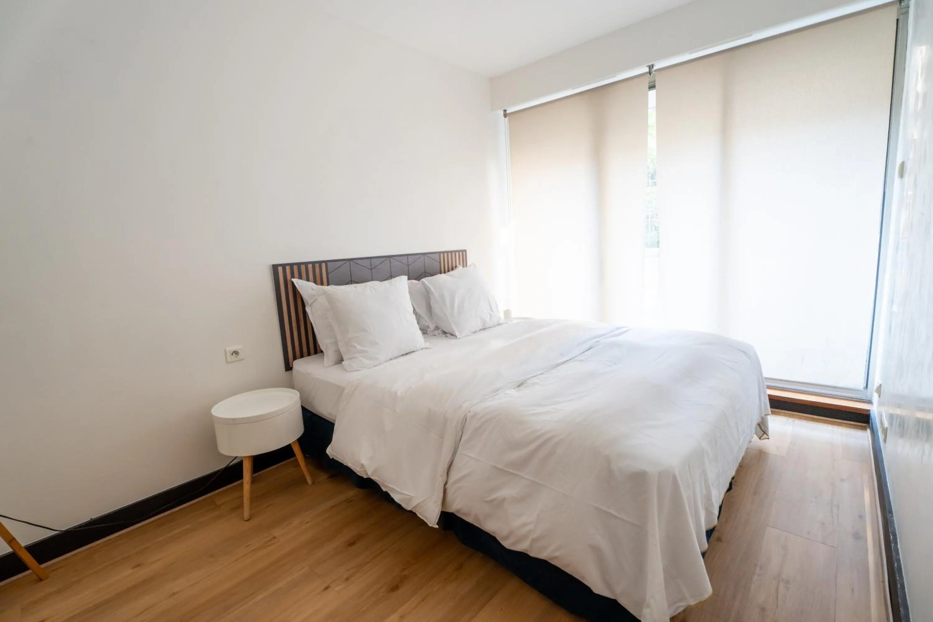 Bed in Short Stay Paris Apartments