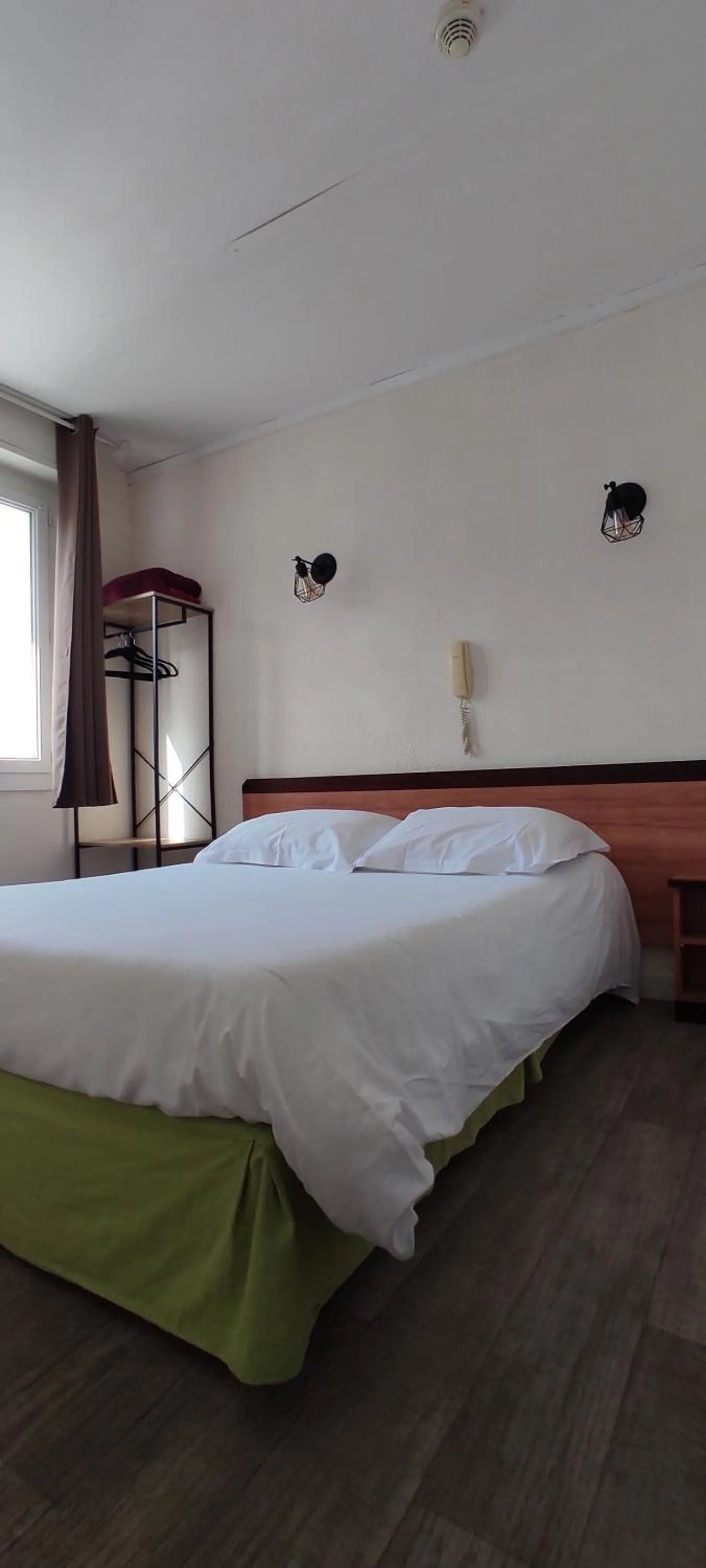 Photo of the whole room in Hotel Luxembourg