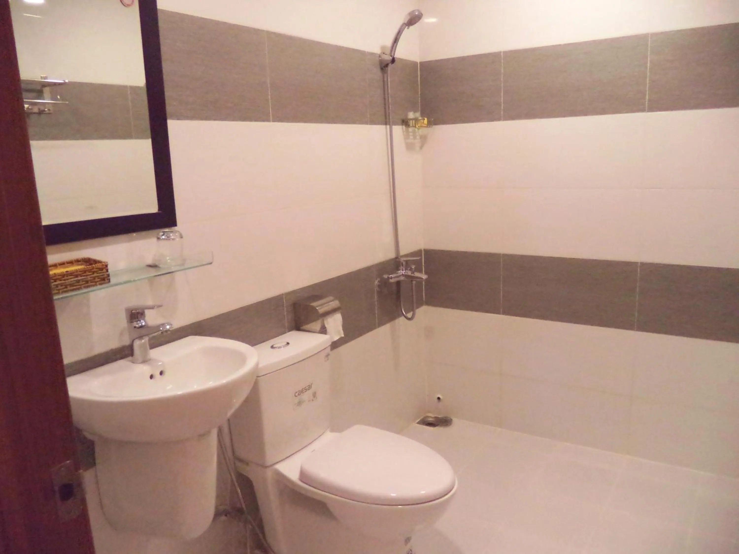 Shower in Golf Star Hotel