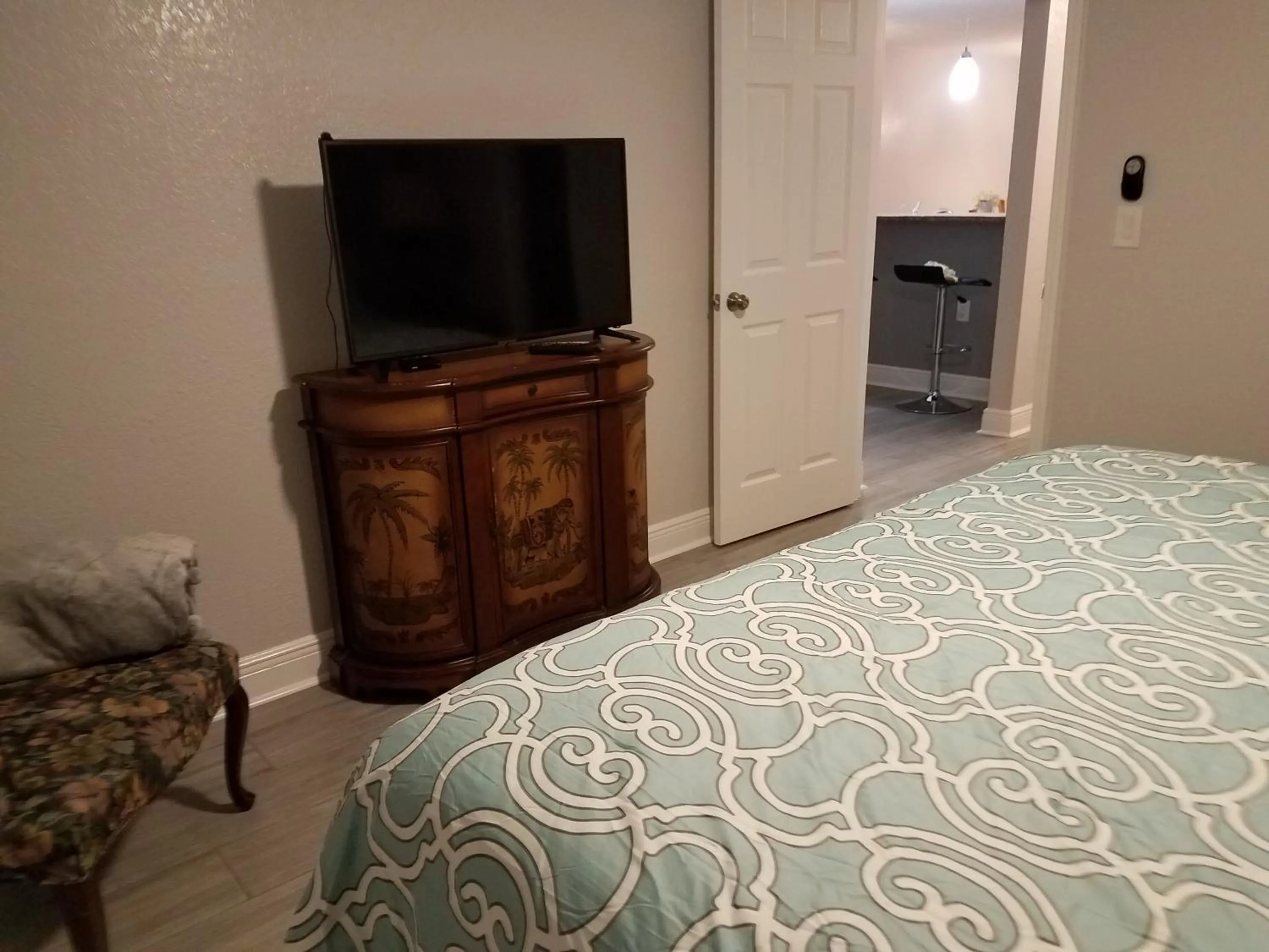 Bed in 2BR/1BA Sienna Park Apartment