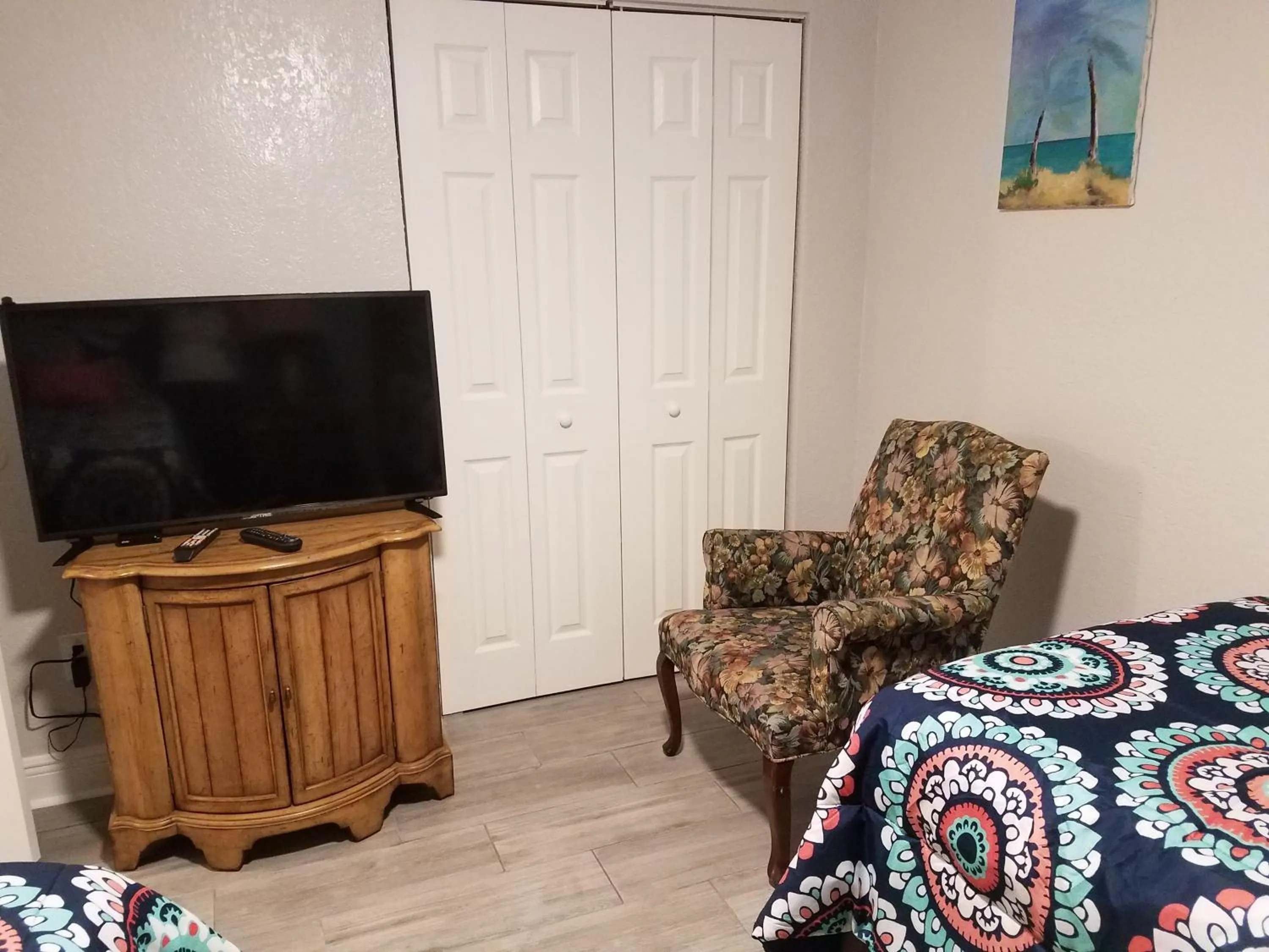 Bed in 2BR/1BA Sienna Park Apartment
