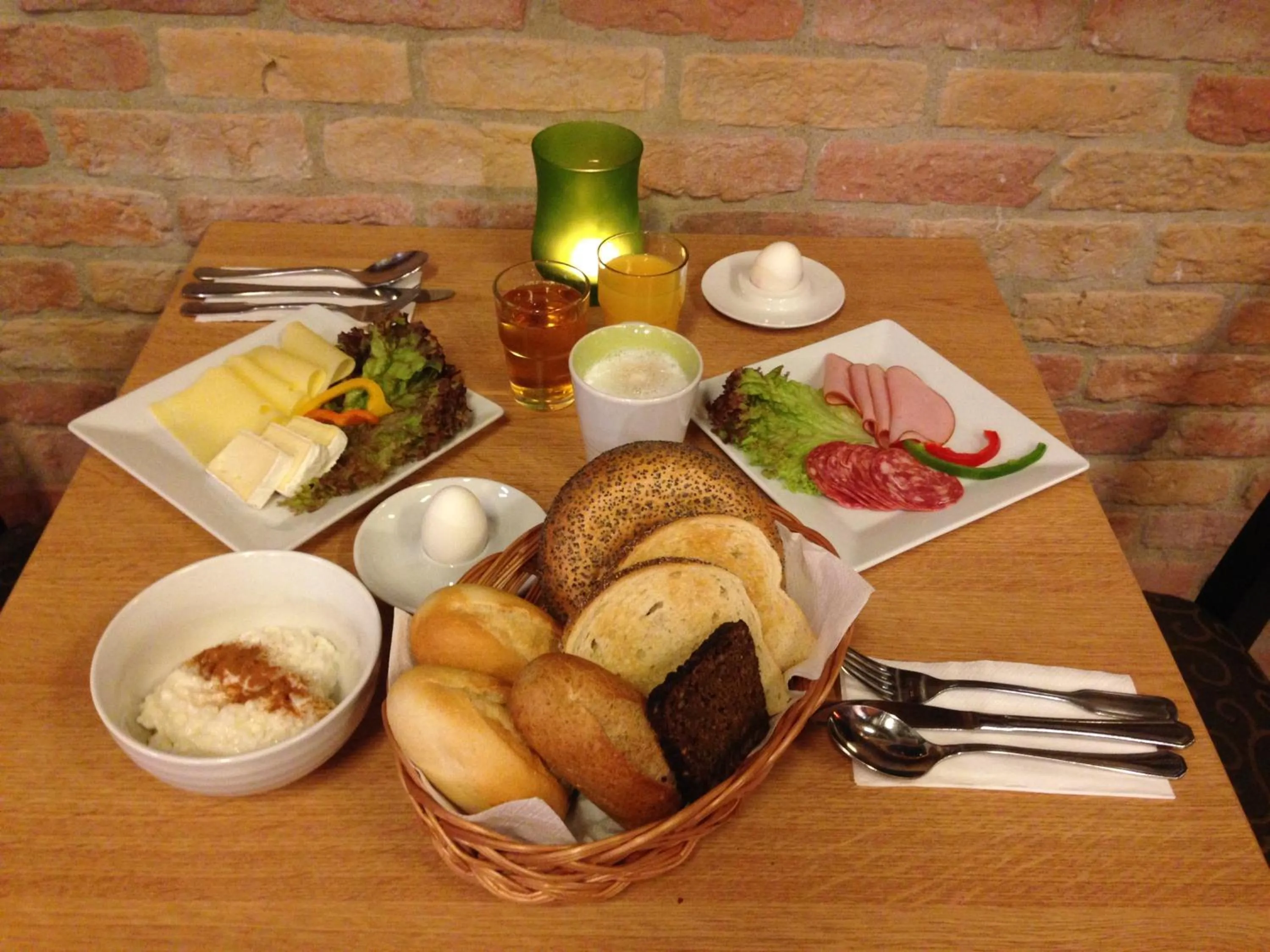 Buffet breakfast in City Hotel Söder