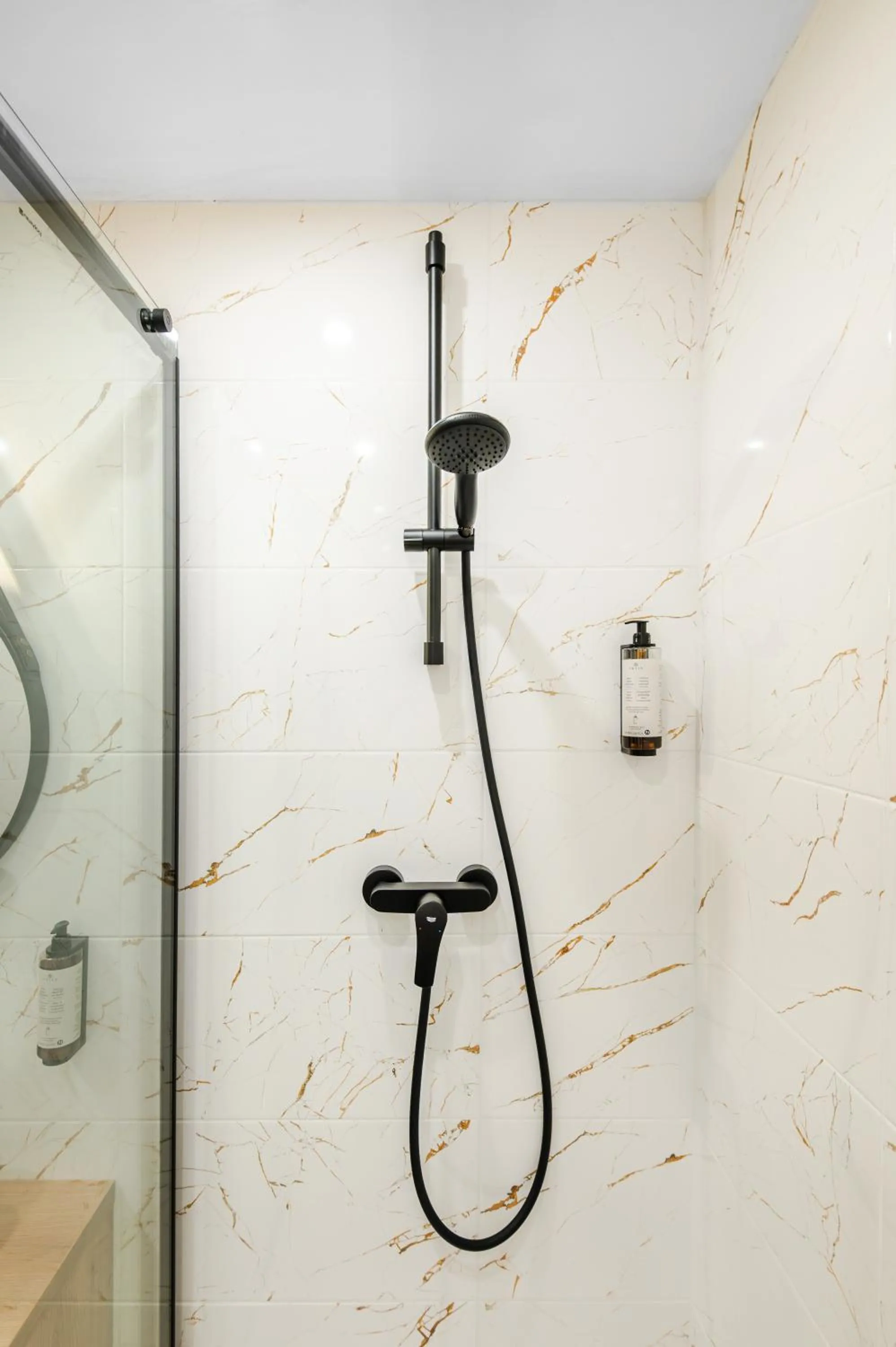 No 28 Rooms & Apartments