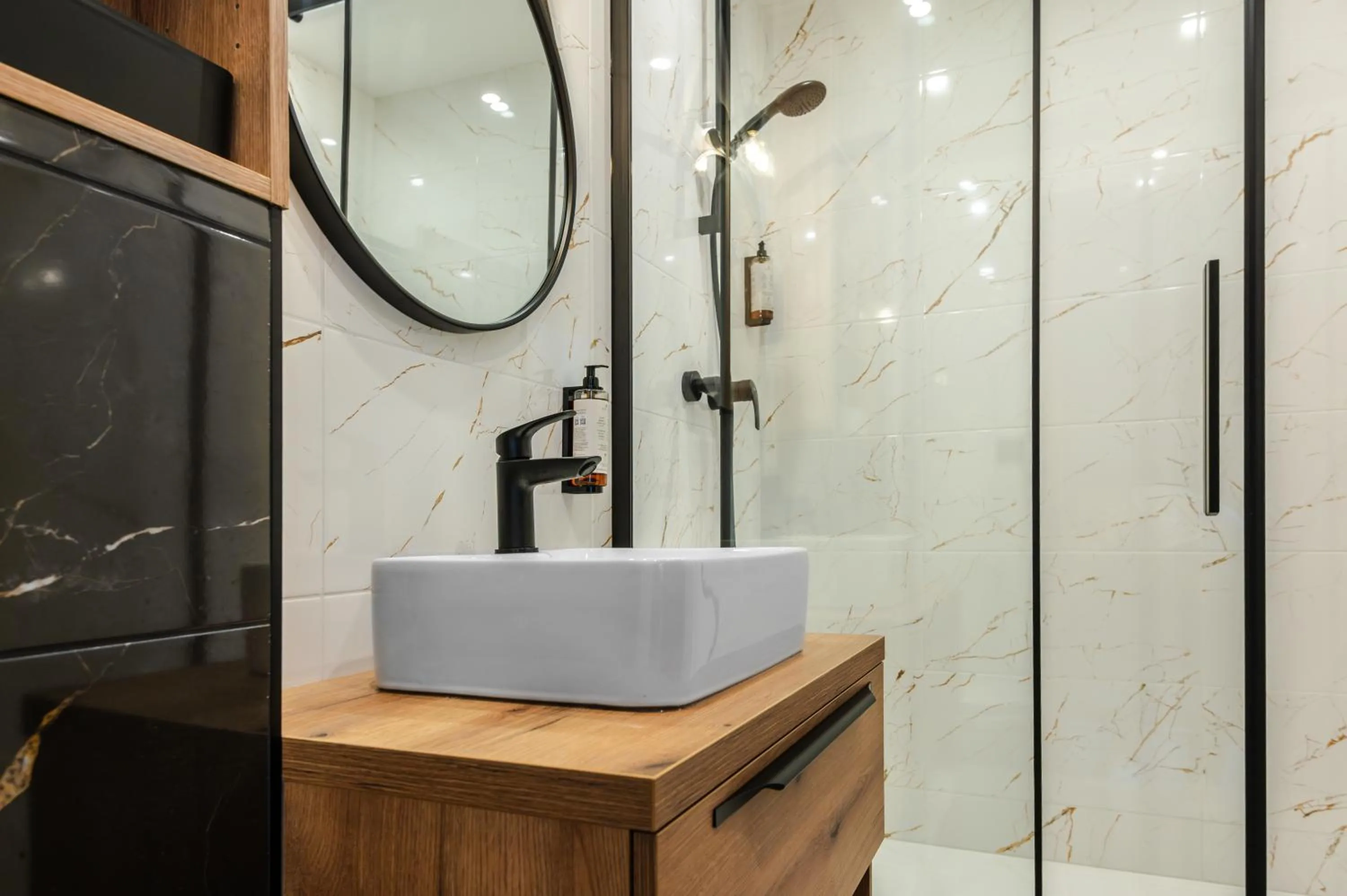 No 28 Rooms & Apartments